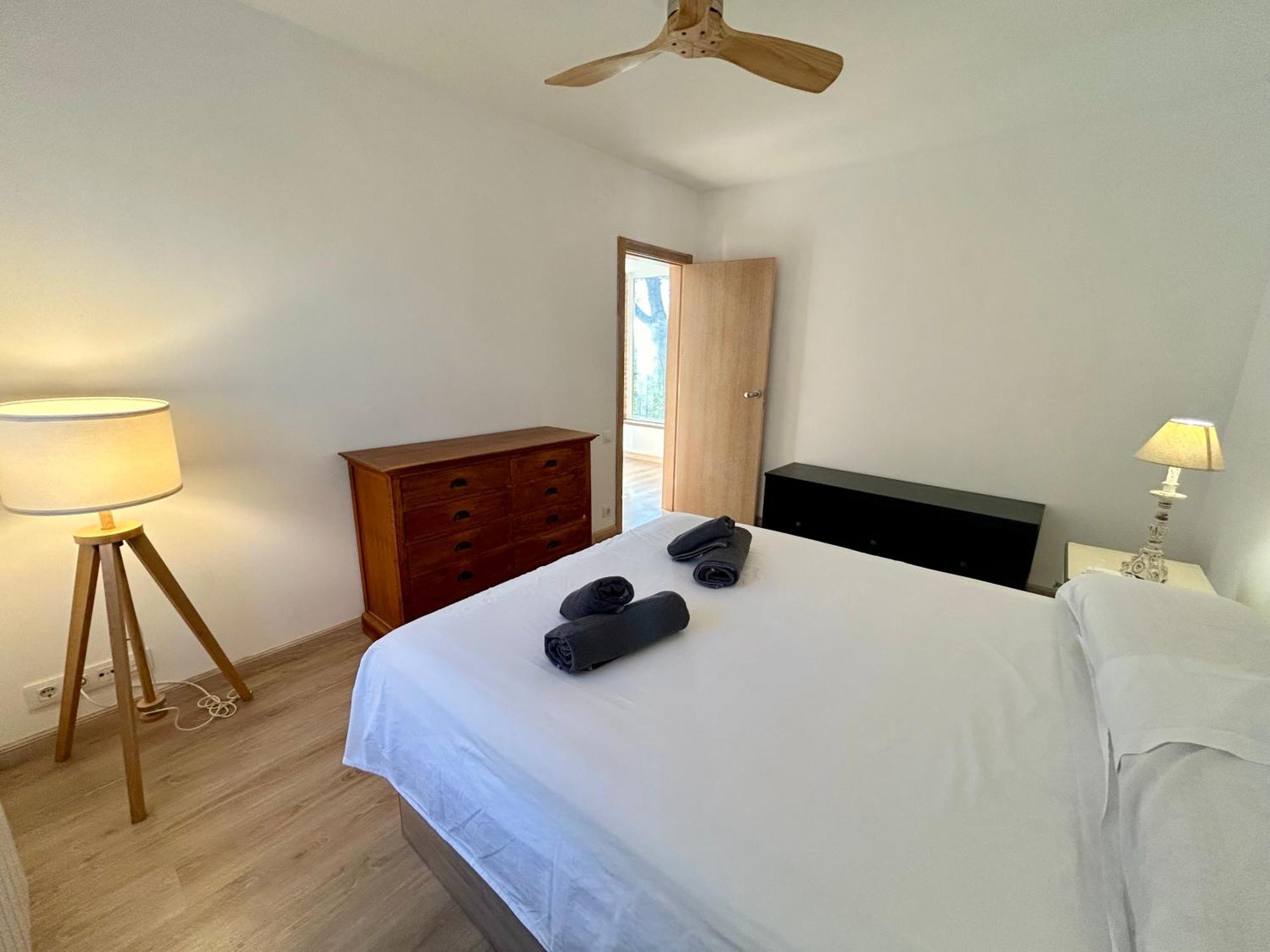 Casa Amb Piscina I Jardi A Per 6 Persones *