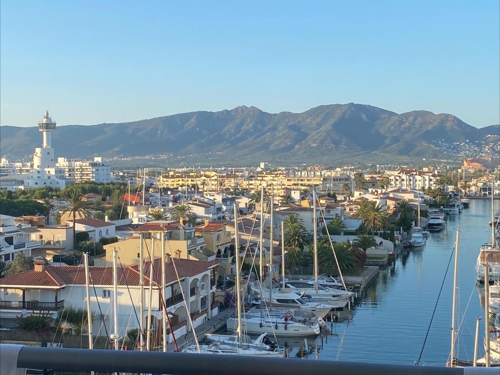 Agradable Duplex Con Vistas Al Mar - Hisp-288-43 Apartamento *