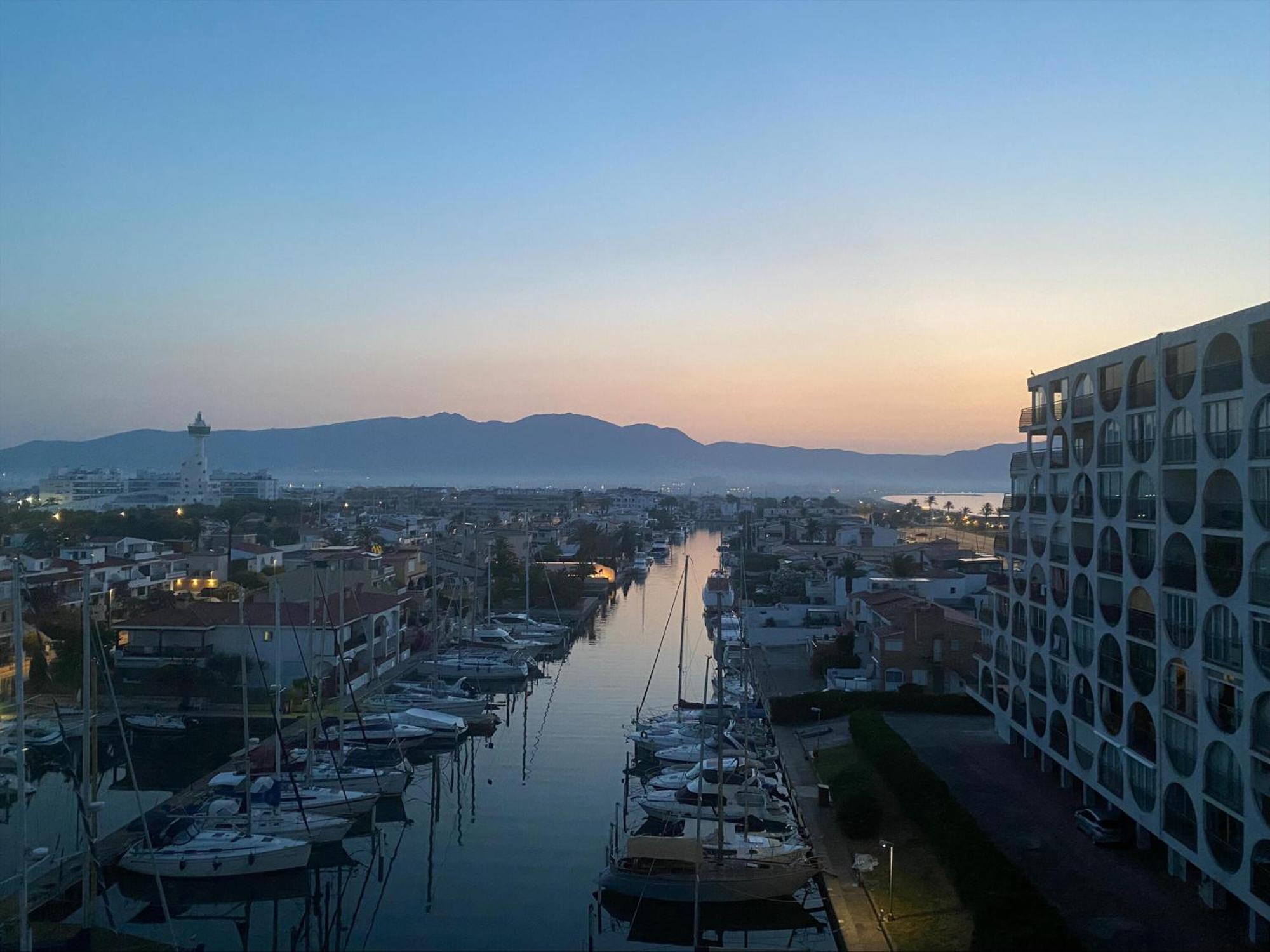 Agradable Duplex Con Vistas Al Mar - Hisp-288-43