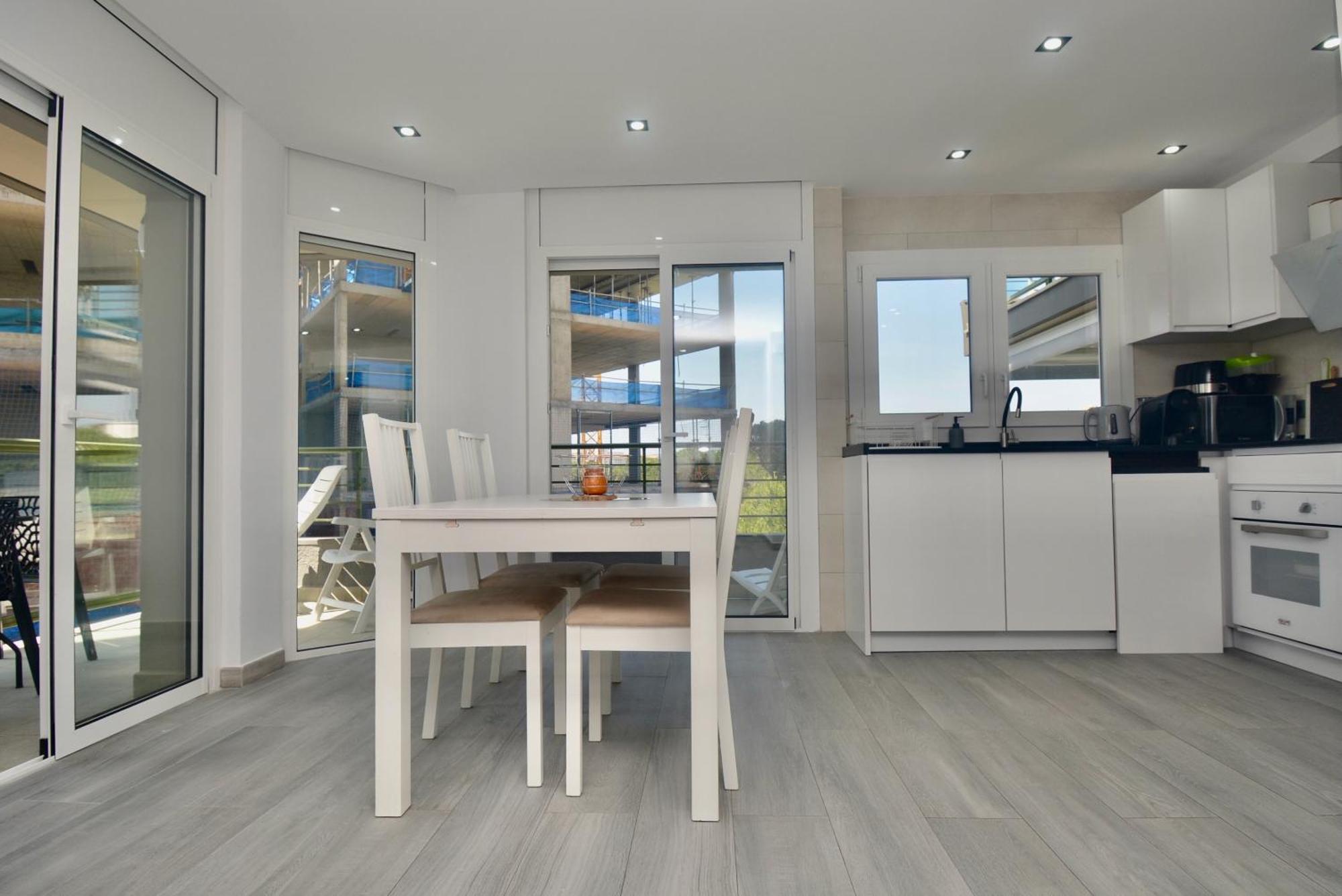 Superbe T3 Face A La - Terrasse -