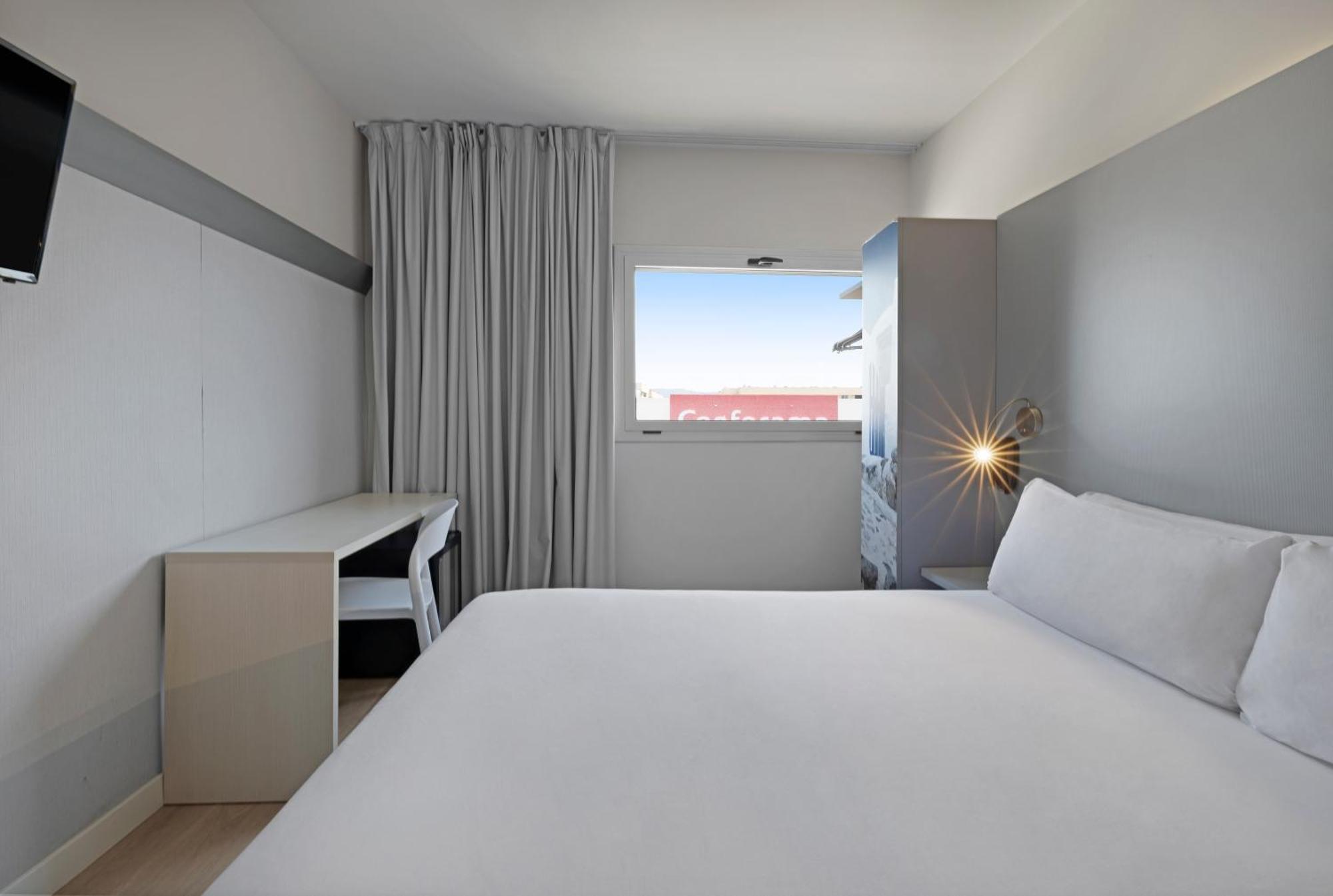 Hotel Girona 2 2*