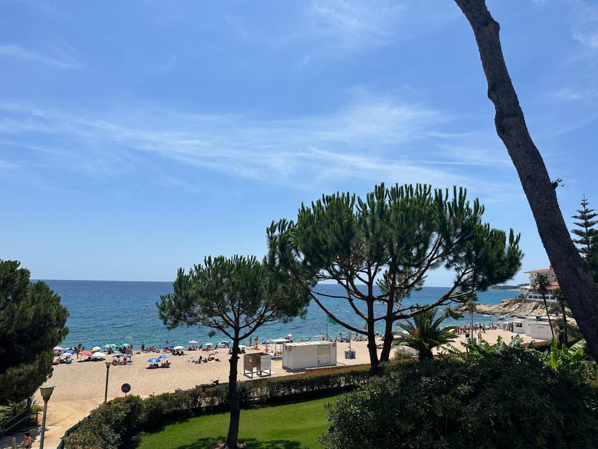 Apartamento Beachfront Rooftop Haven In Playa De Aro