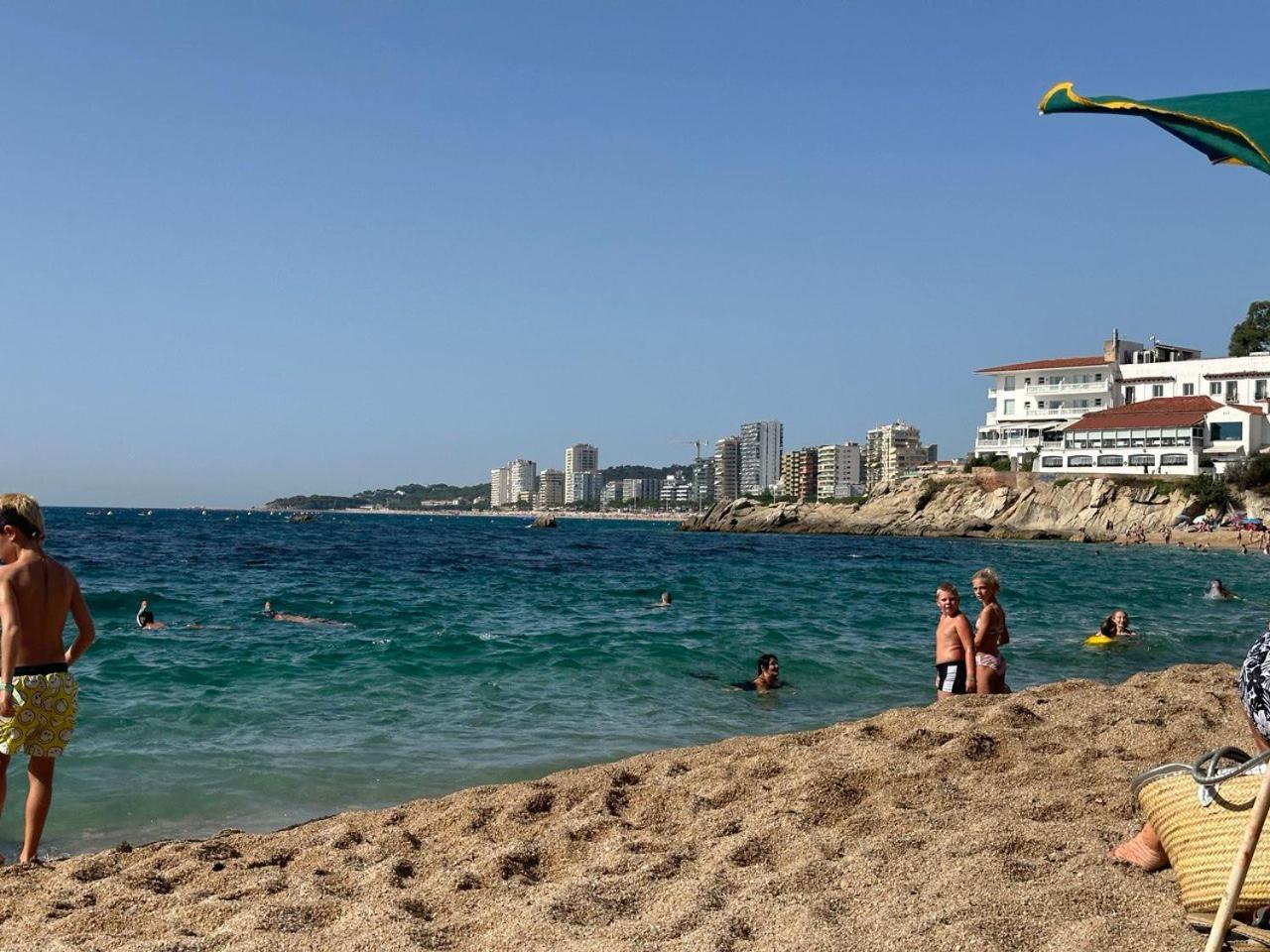 Beachfront Rooftop Haven In Playa De Aro *