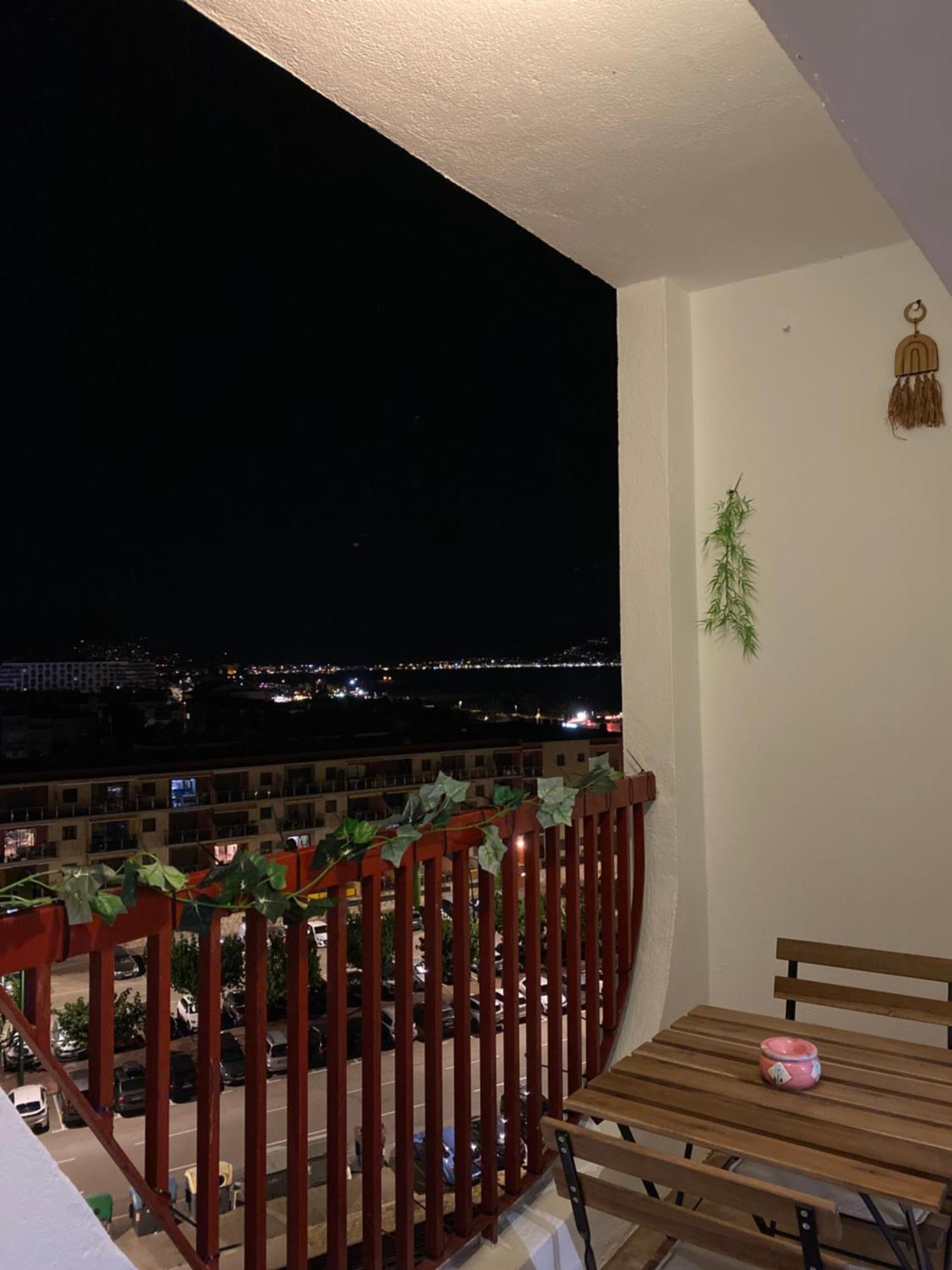 Apartamento En Frente Al Mar De *