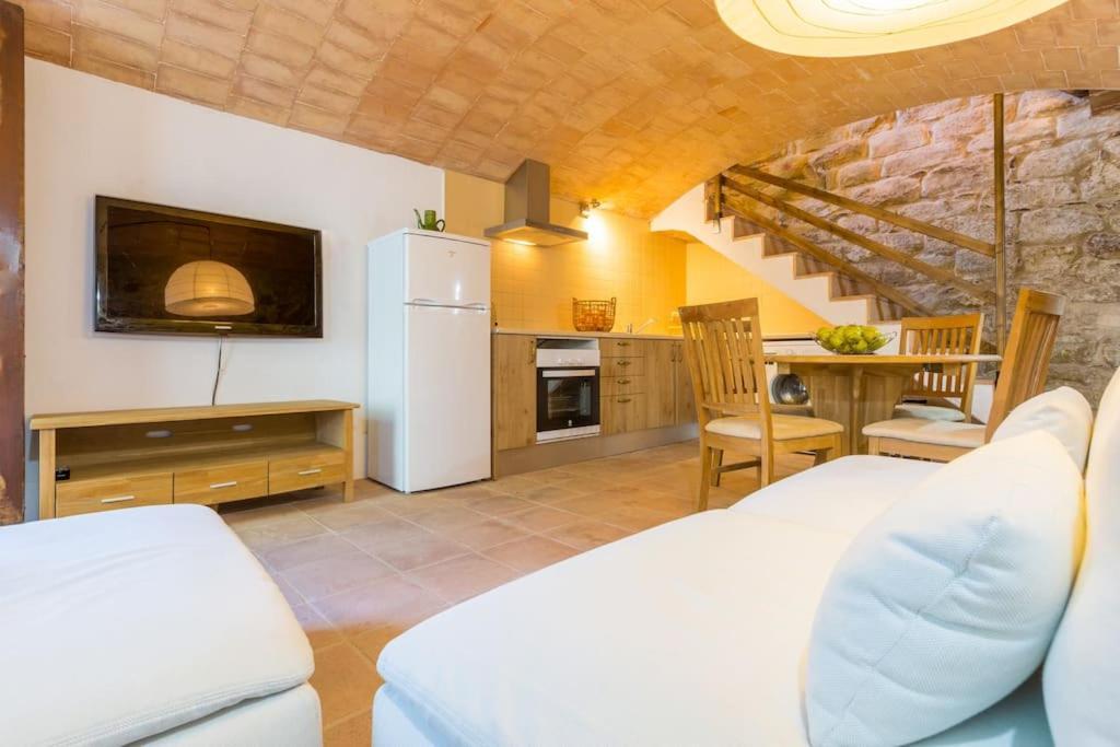 'la Petita' Costa Brava Chic Welcoming Medieval Village * Cruilles