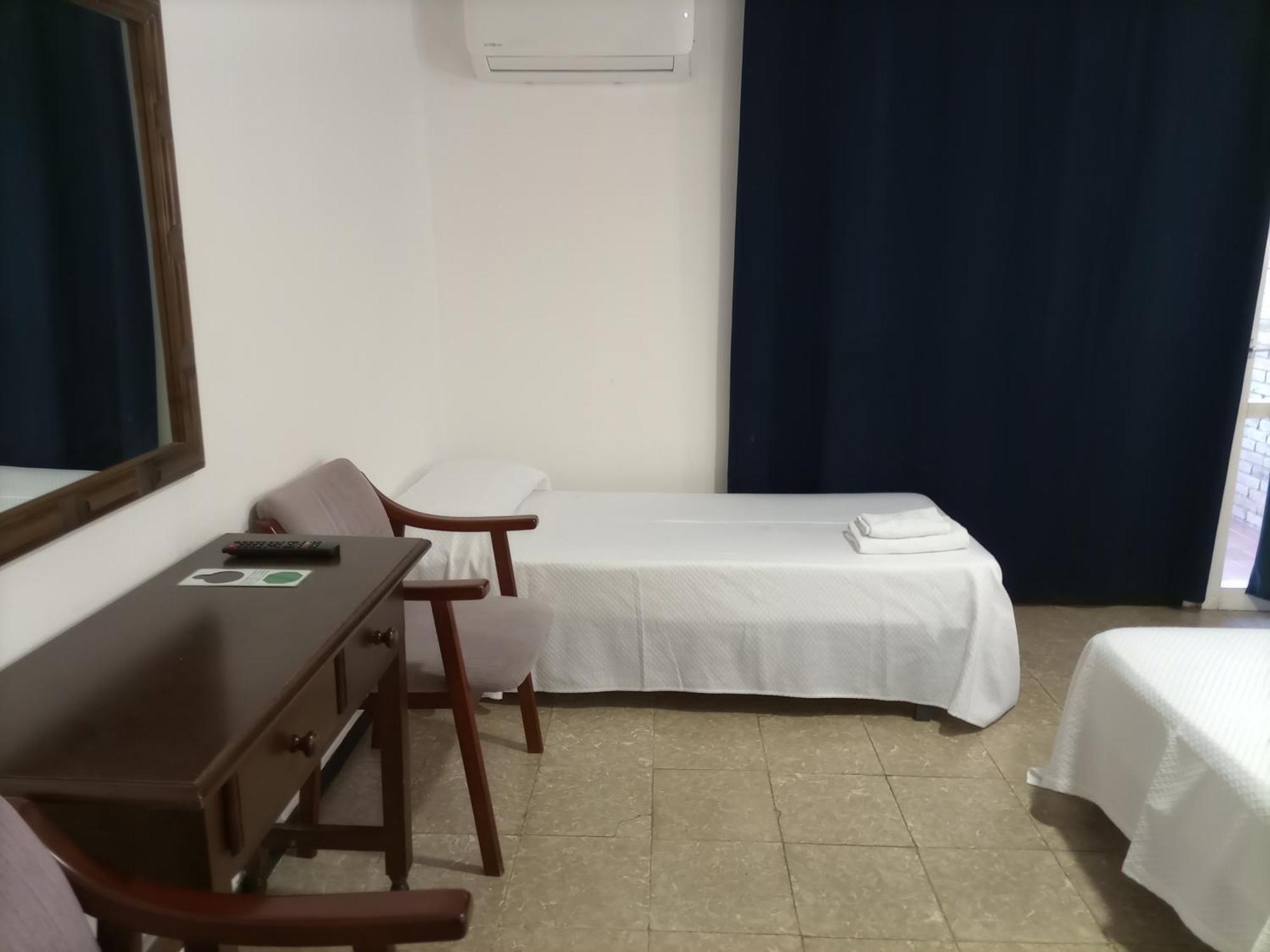 Vintage Mercedes Hotel 3*