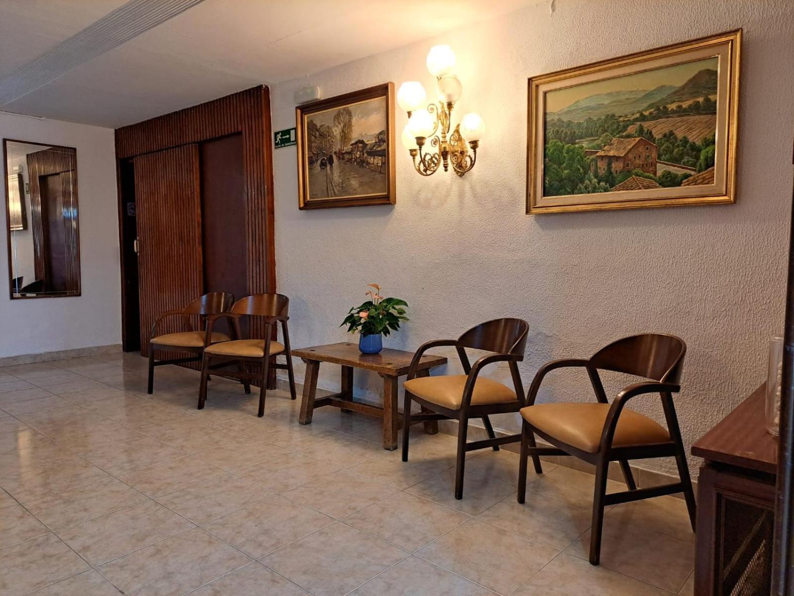 Vintage Mercedes Hotel