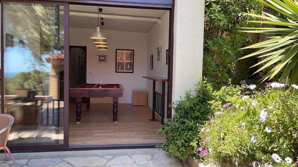 Mediterrania 98 Holiday home *