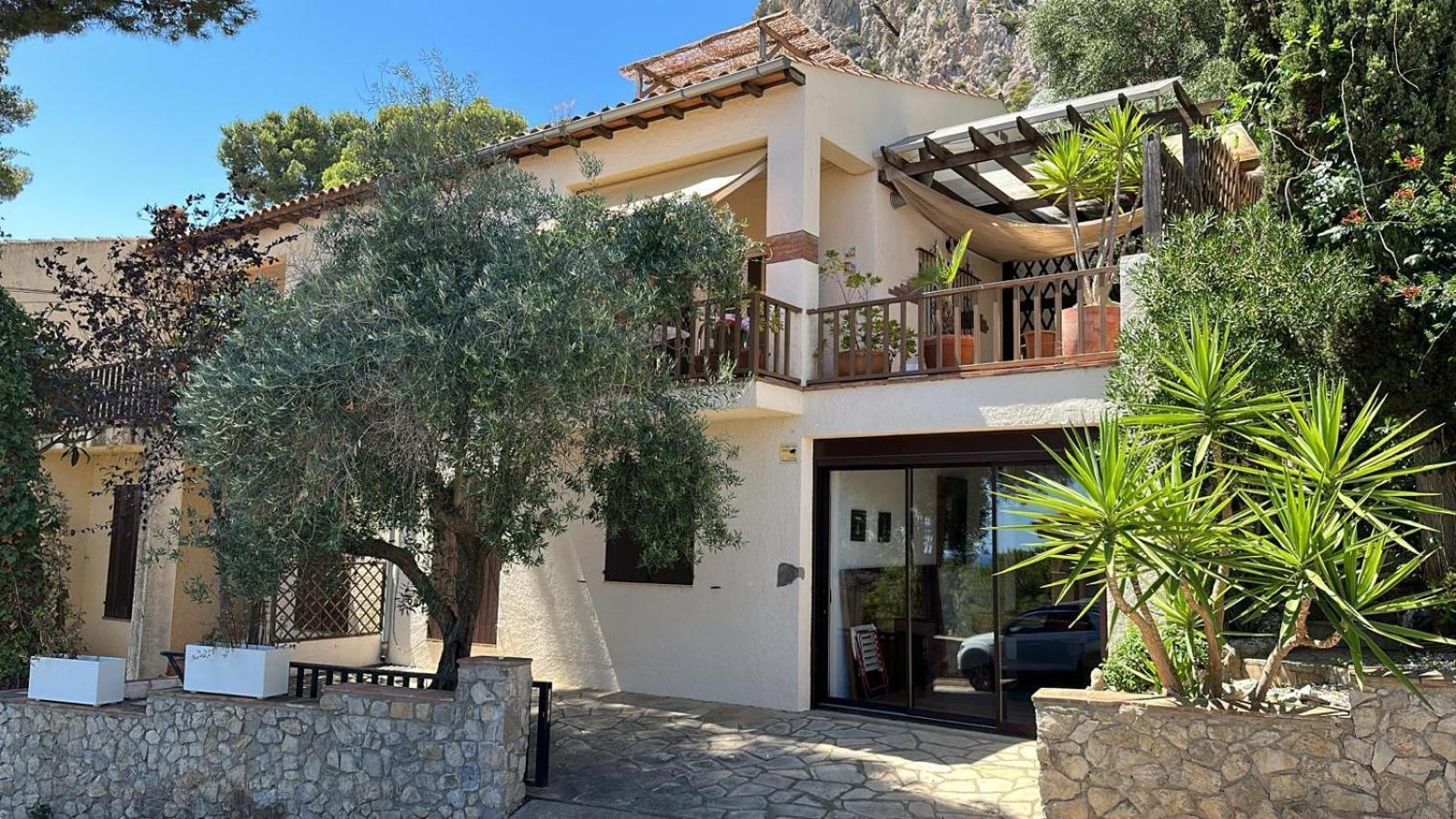 Holiday home Mediterrania 98 *