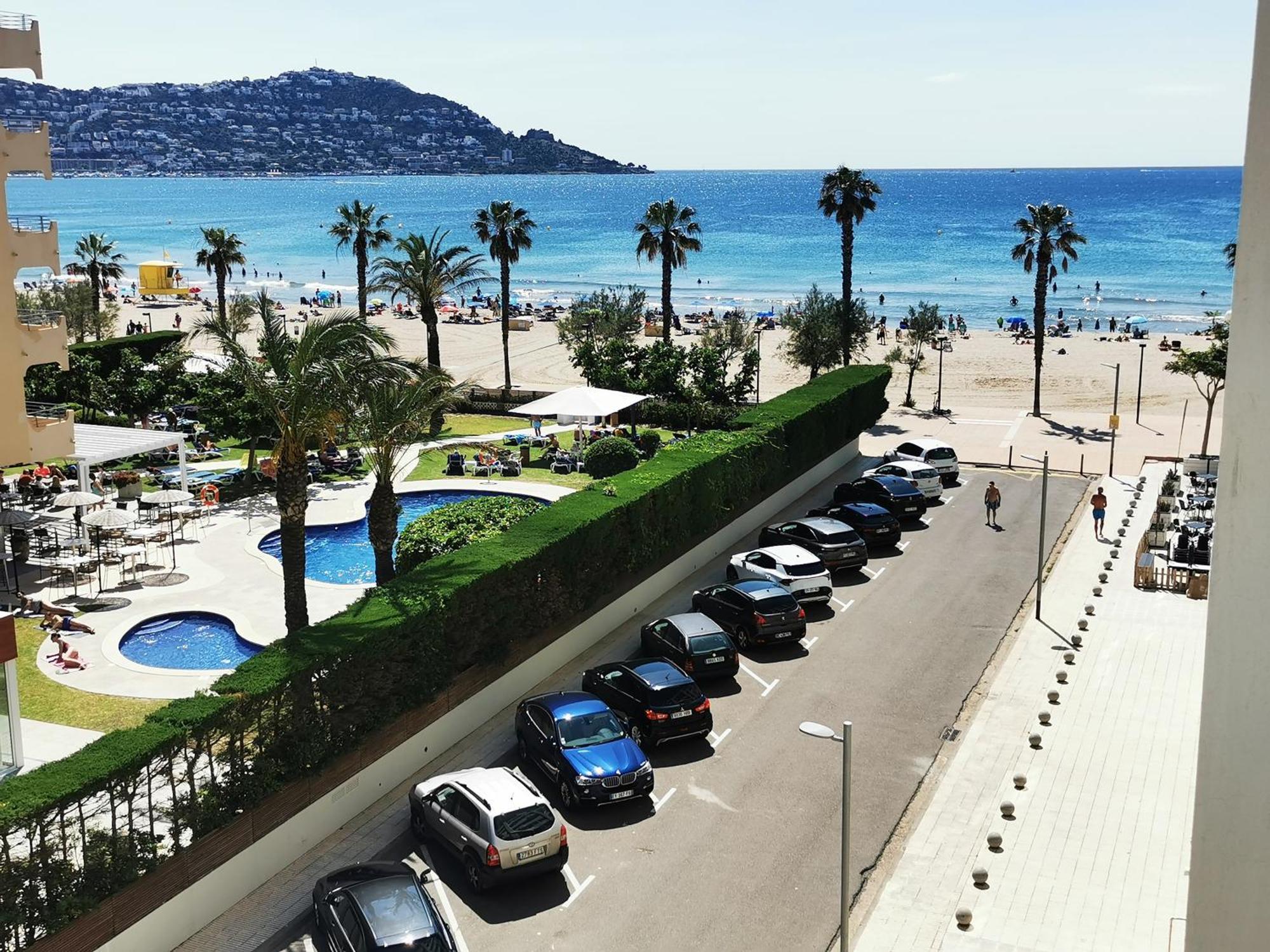 Spacieux Rose Front Et Piscine Apartamento Rosas