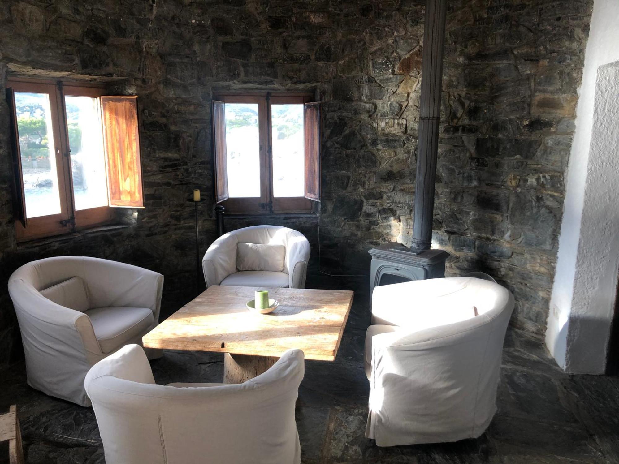 Isla Privada En De Ensueno Con 11 Dobles Con Bano Privado Y Piscina Cadaques