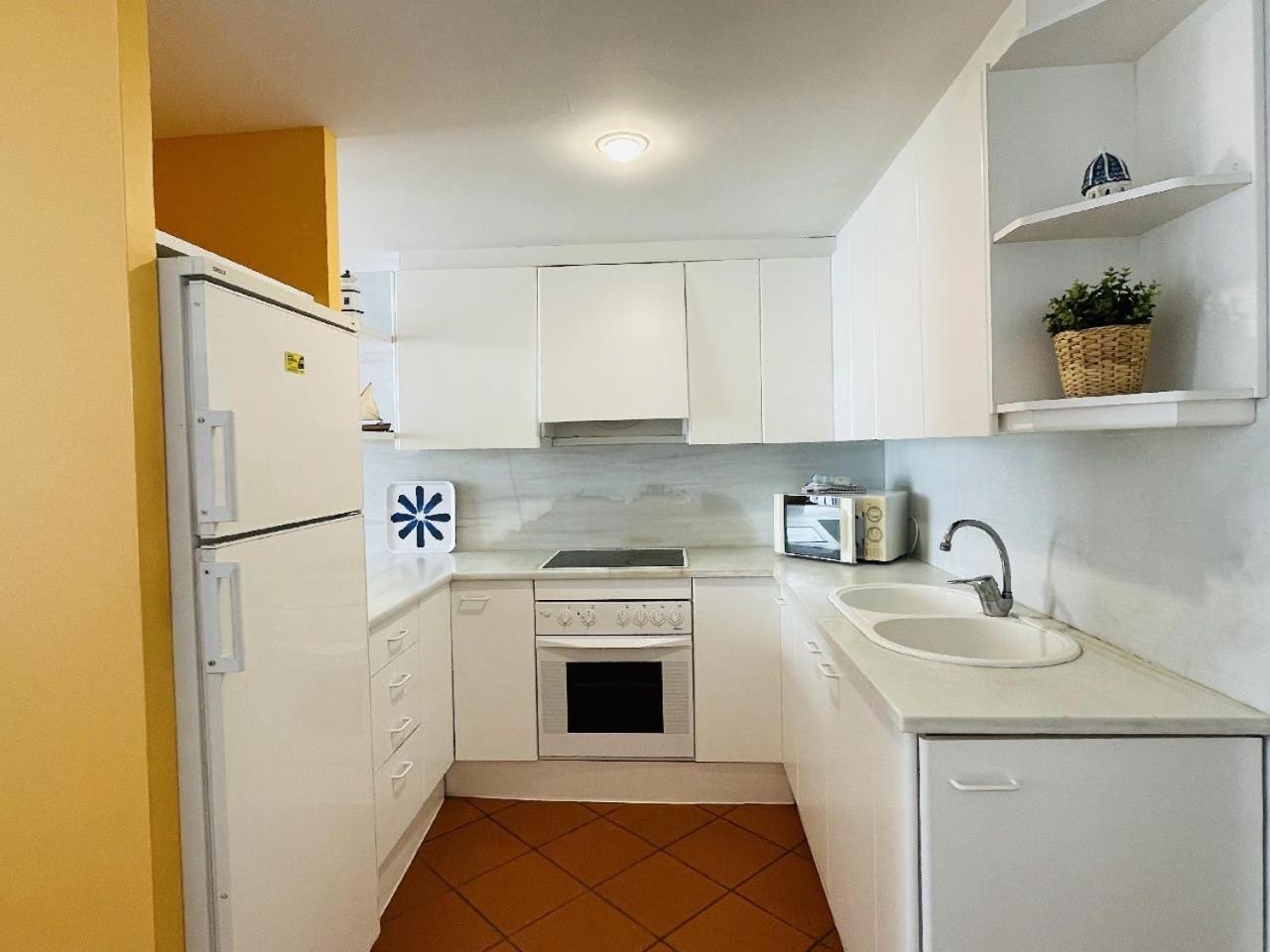 Apartment Tamariu Beachfront Ideal Para Familias Y Grupos.