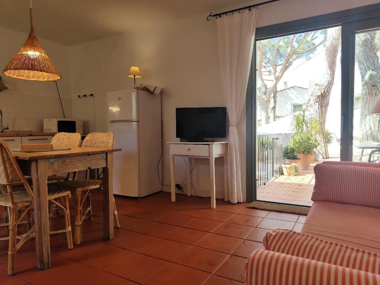T2 - Sunny Duplex With Garden 50m From