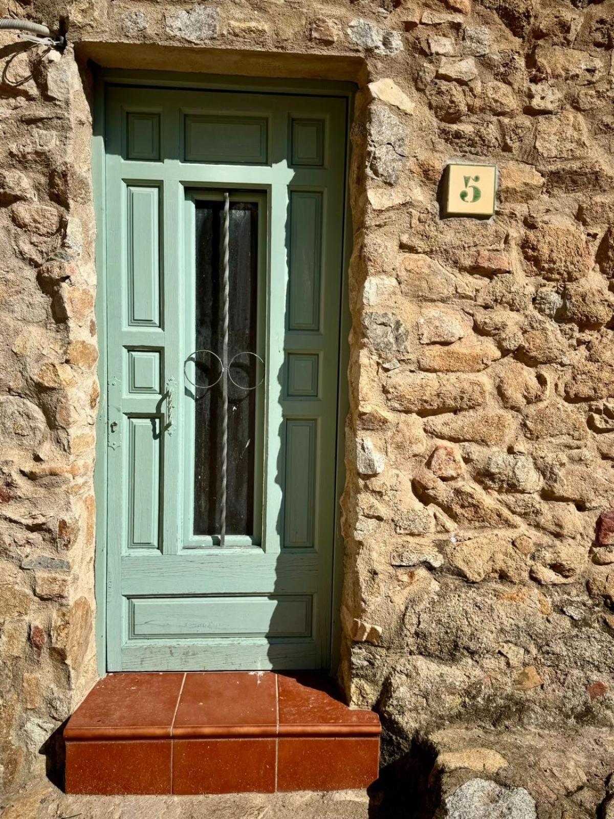 Casa Forta, Charm Between Vines