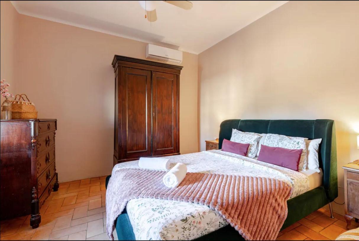 Cal Robusto, In Masia With Horses Apartment