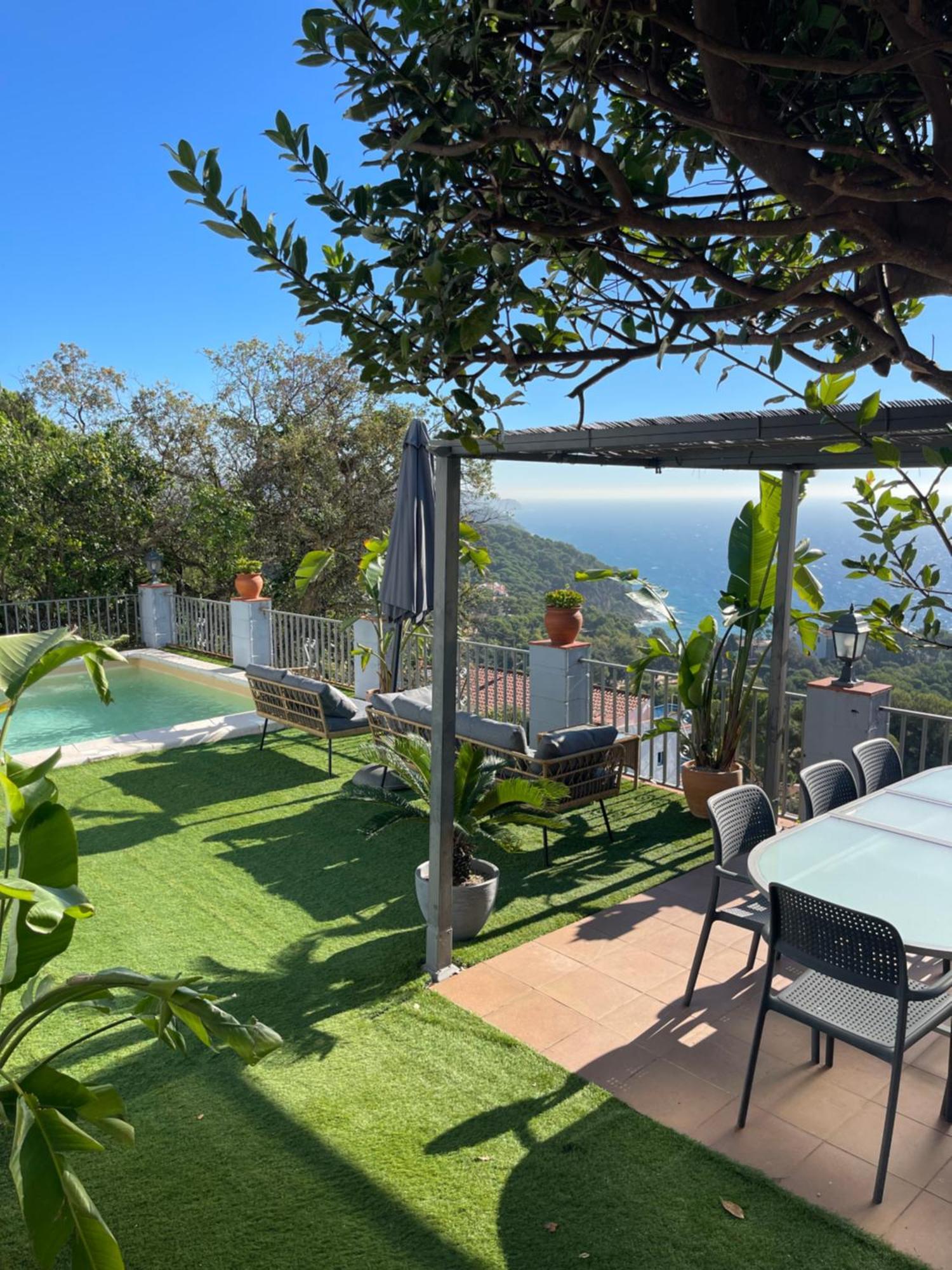 Seahomes Vacations, La Casa Blue Mediterranean Lifestyle Villa Blanes