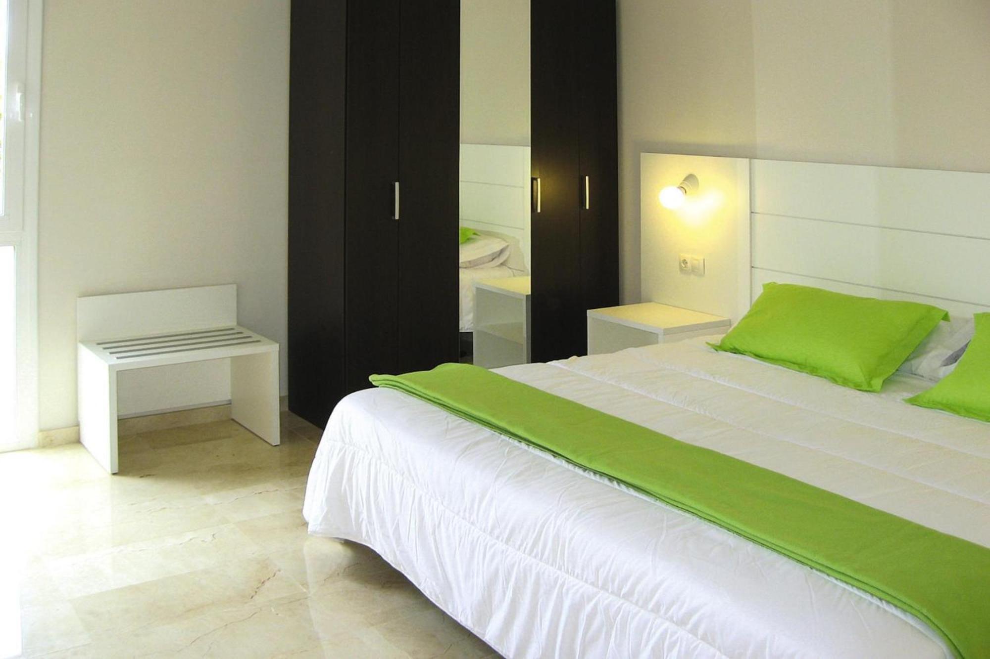 In La Escala With Air Conditioning Apartamento *