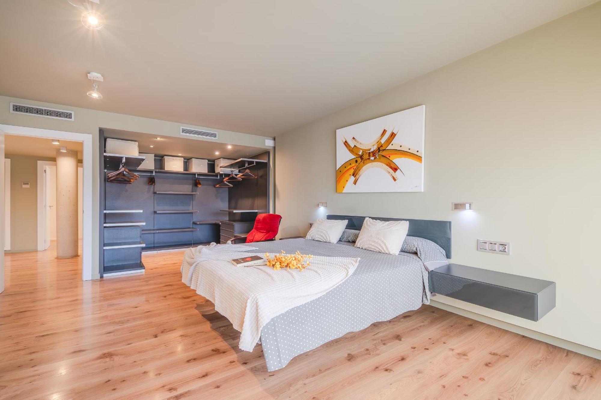 Gran Duplex Cerca Del Mar Con Piscina Privada En El Centro De