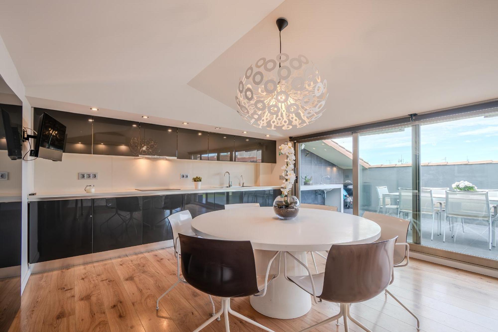 Gran Duplex Cerca Del Mar Con Piscina Privada En El Centro De