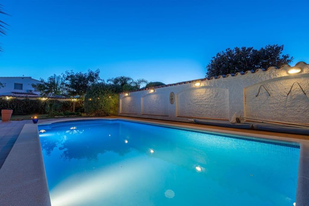Sm21-gran En La Playa, 4 Habitaciones, Climatizada, Piscina, Barbacoa Y Wifi Empuriabrava