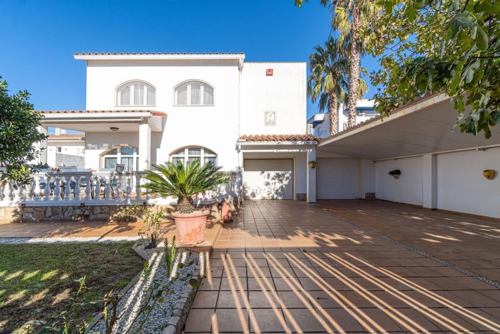 Sm21-gran En La Playa, 4 Habitaciones, Climatizada, Piscina, Barbacoa Y Wifi Empuriabrava