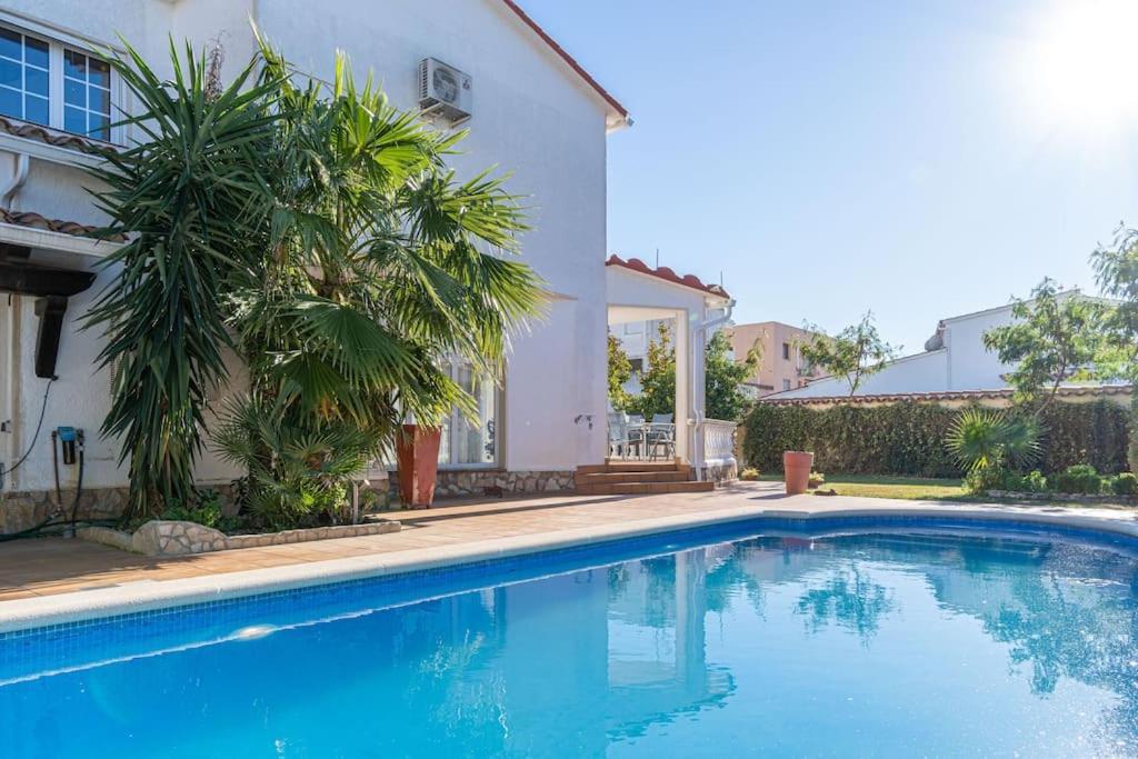 Villa Sm21-gran En La Playa, 4 Habitaciones, Climatizada, Piscina, Barbacoa Y Wifi *