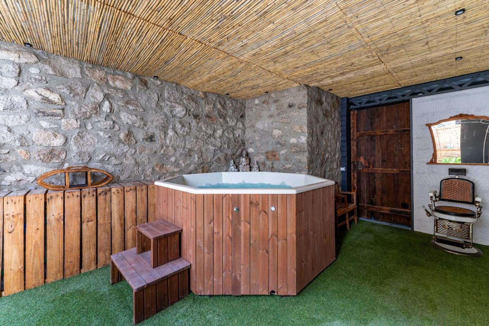 Can Salva Amb Jacuzzi Privat Torroella de Fluvia