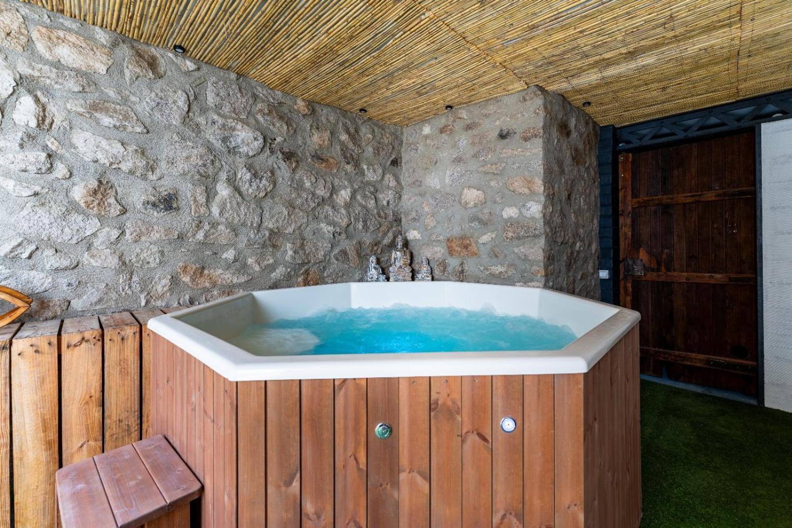 Can Salva Amb Jacuzzi Privat Country house
