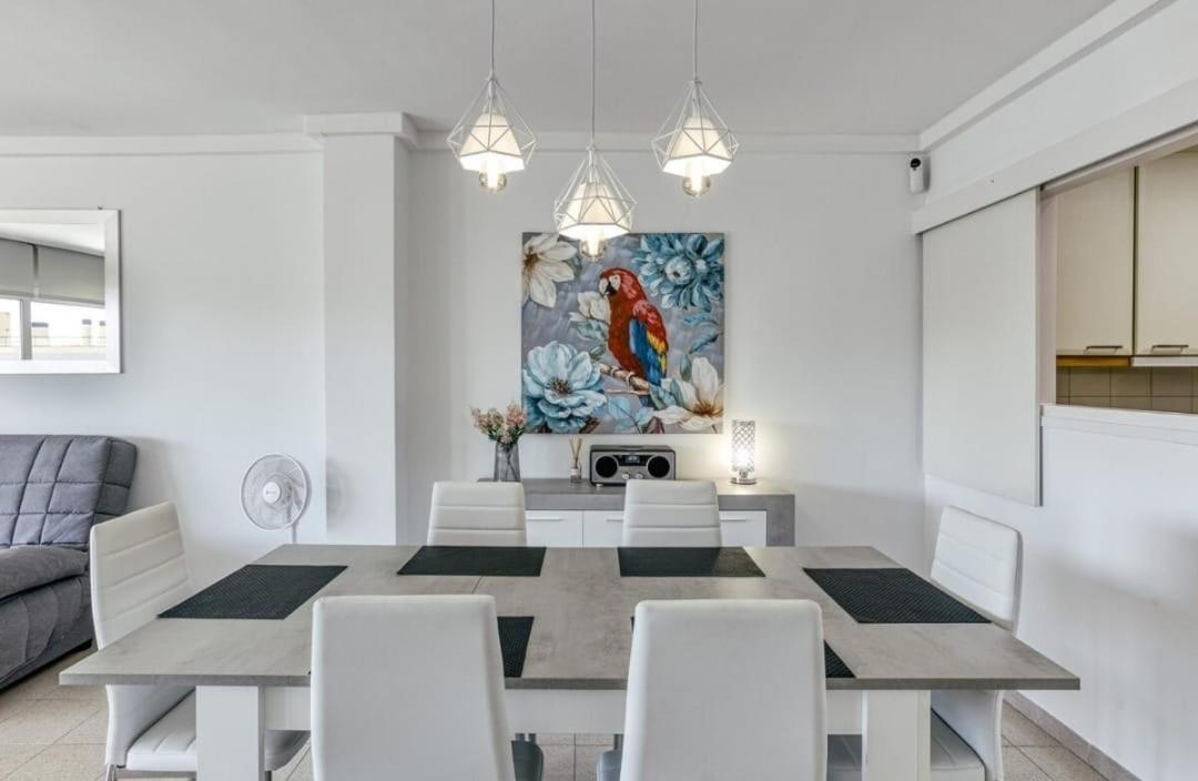 Apartamento Con Vistas A Mar Y Canal. Ampuriabrava