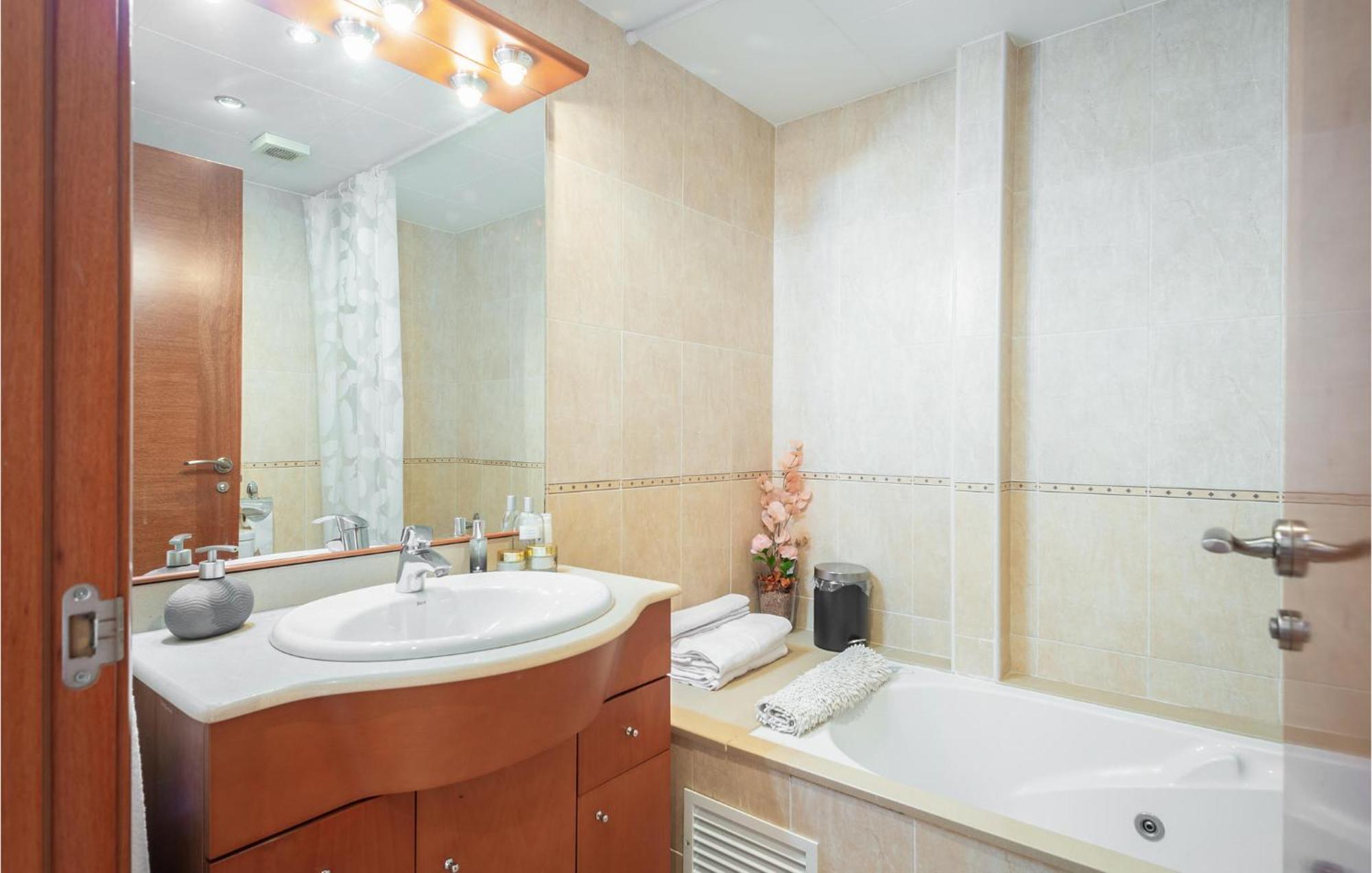 Beautiful In With Kitchen Apartment