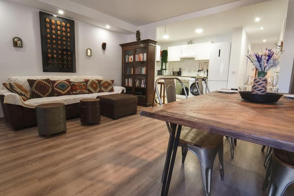 Seahomes Vacations - Centric 100m And Pkg Apartment