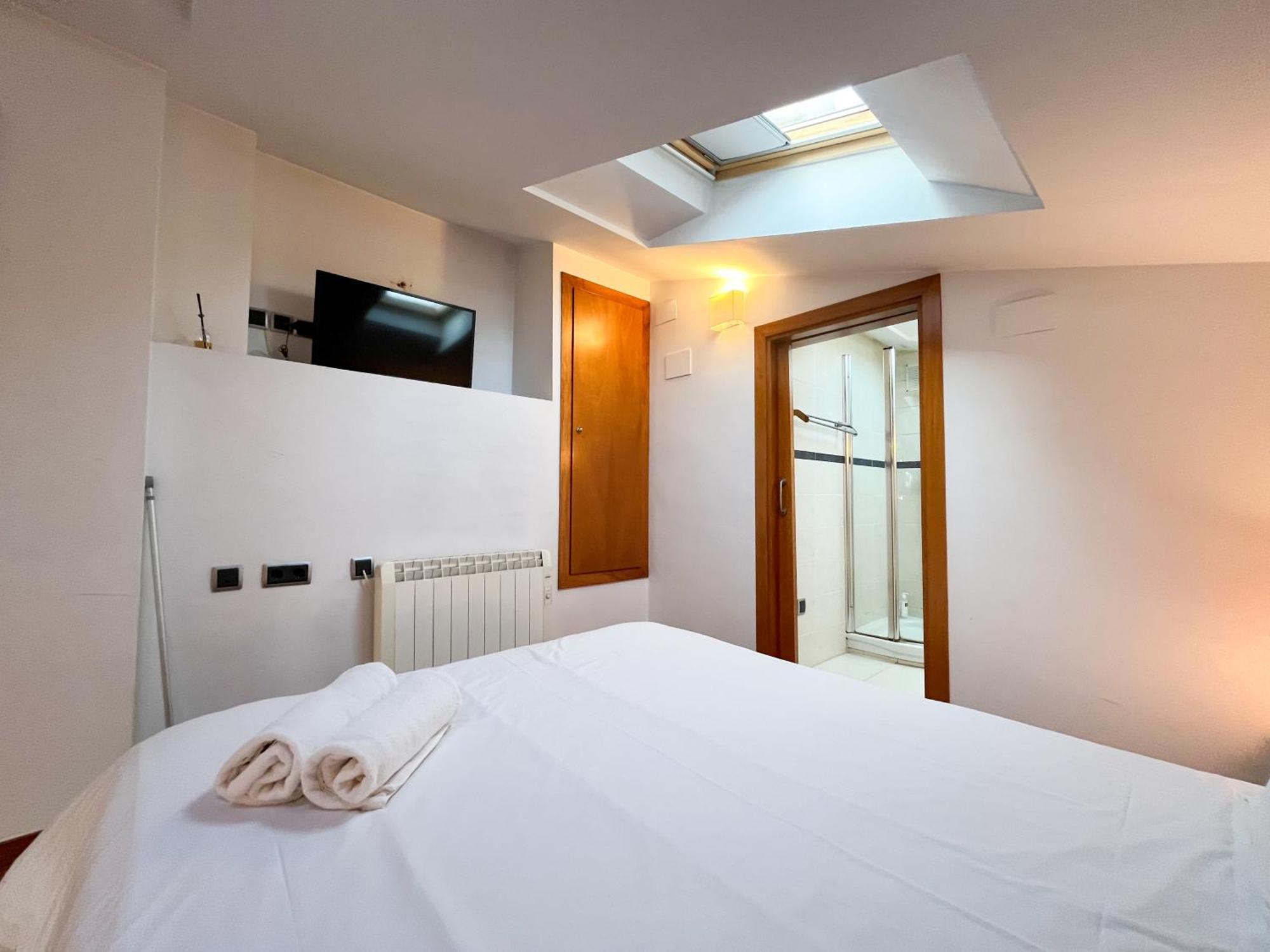 Modern In Old Town W Cathedral Views Girona