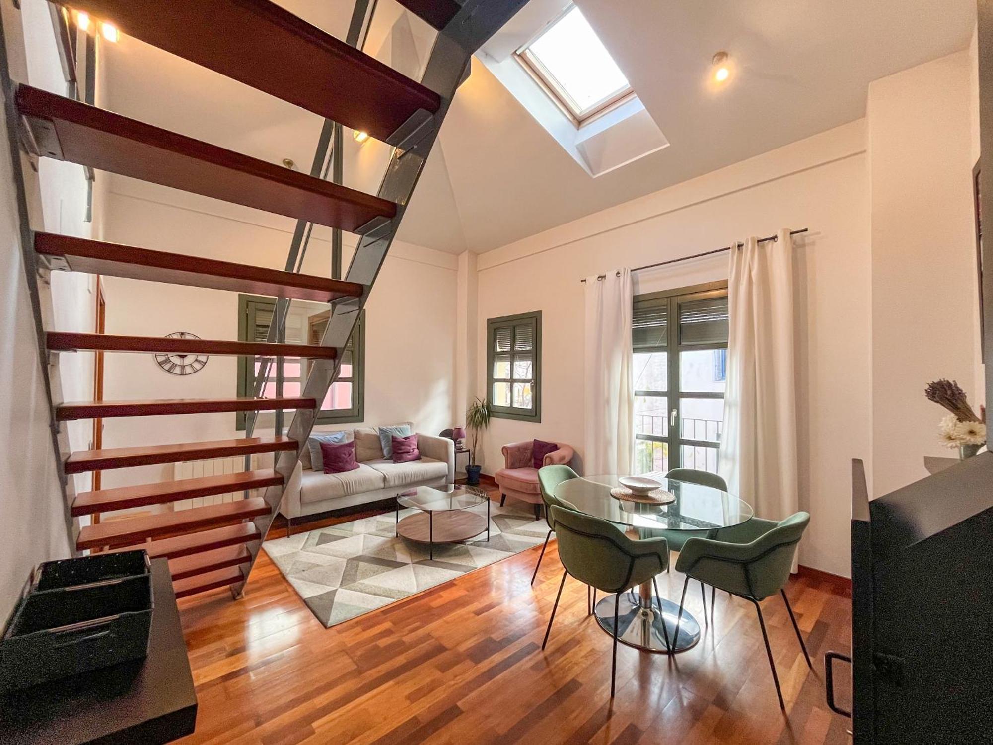 Modern In Old Town W Cathedral Views Apartment