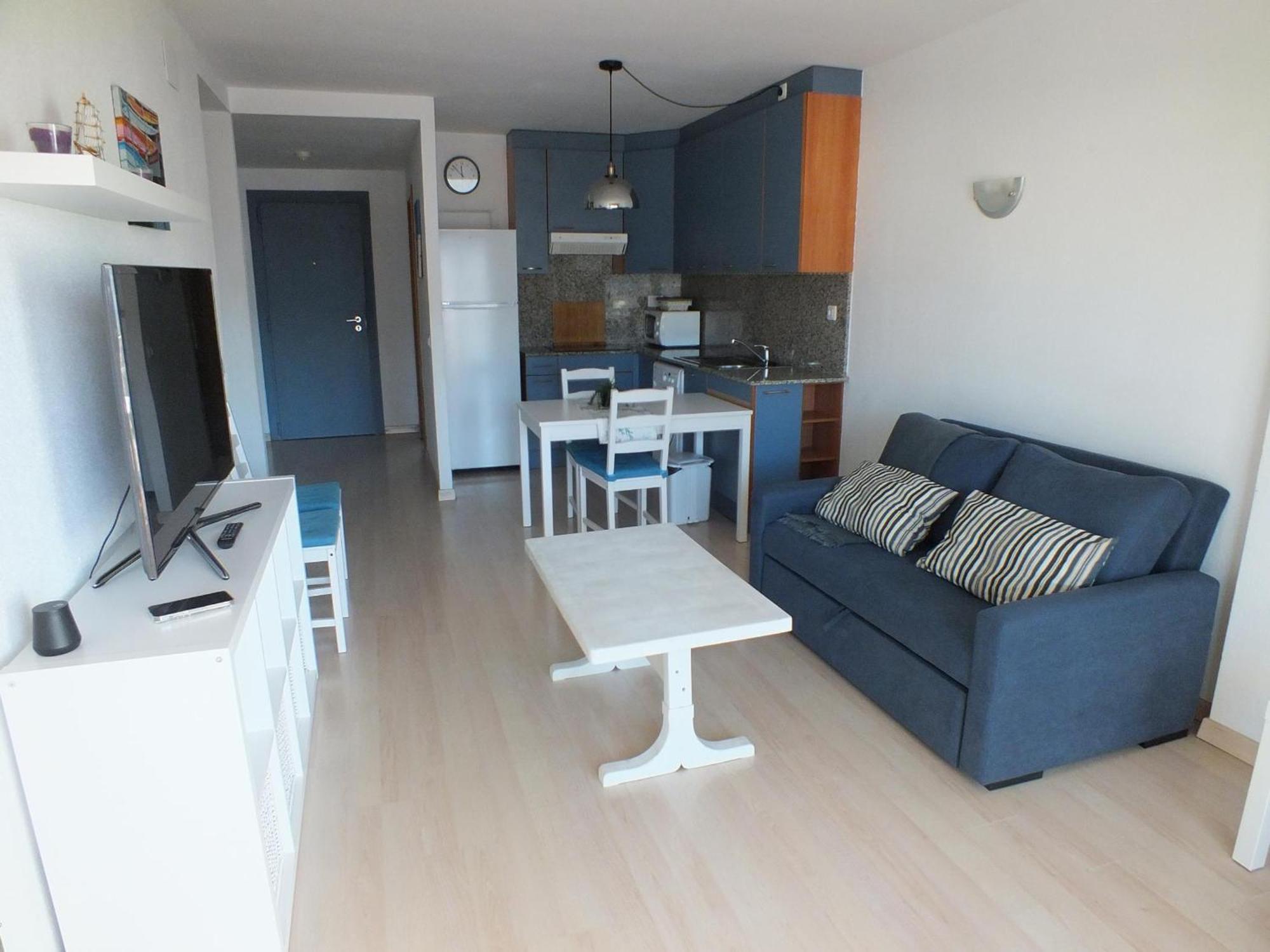 En Port Canigo, Roses: 2 Hab, Terraza, Piscina Comunitaria. - Es-204-29 Apartamento *