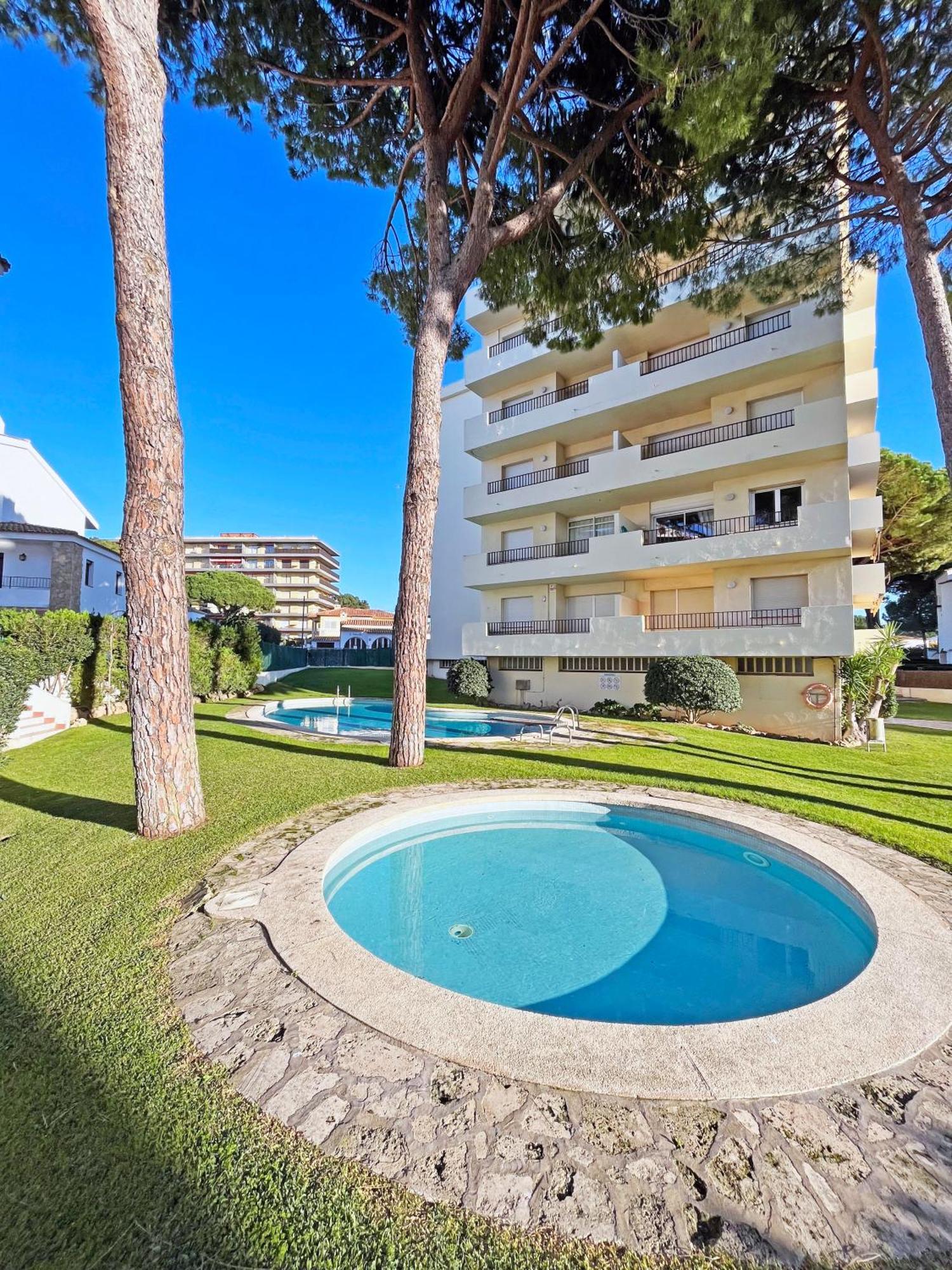 En La Escala Con Piscina Y Parking * L' Escala