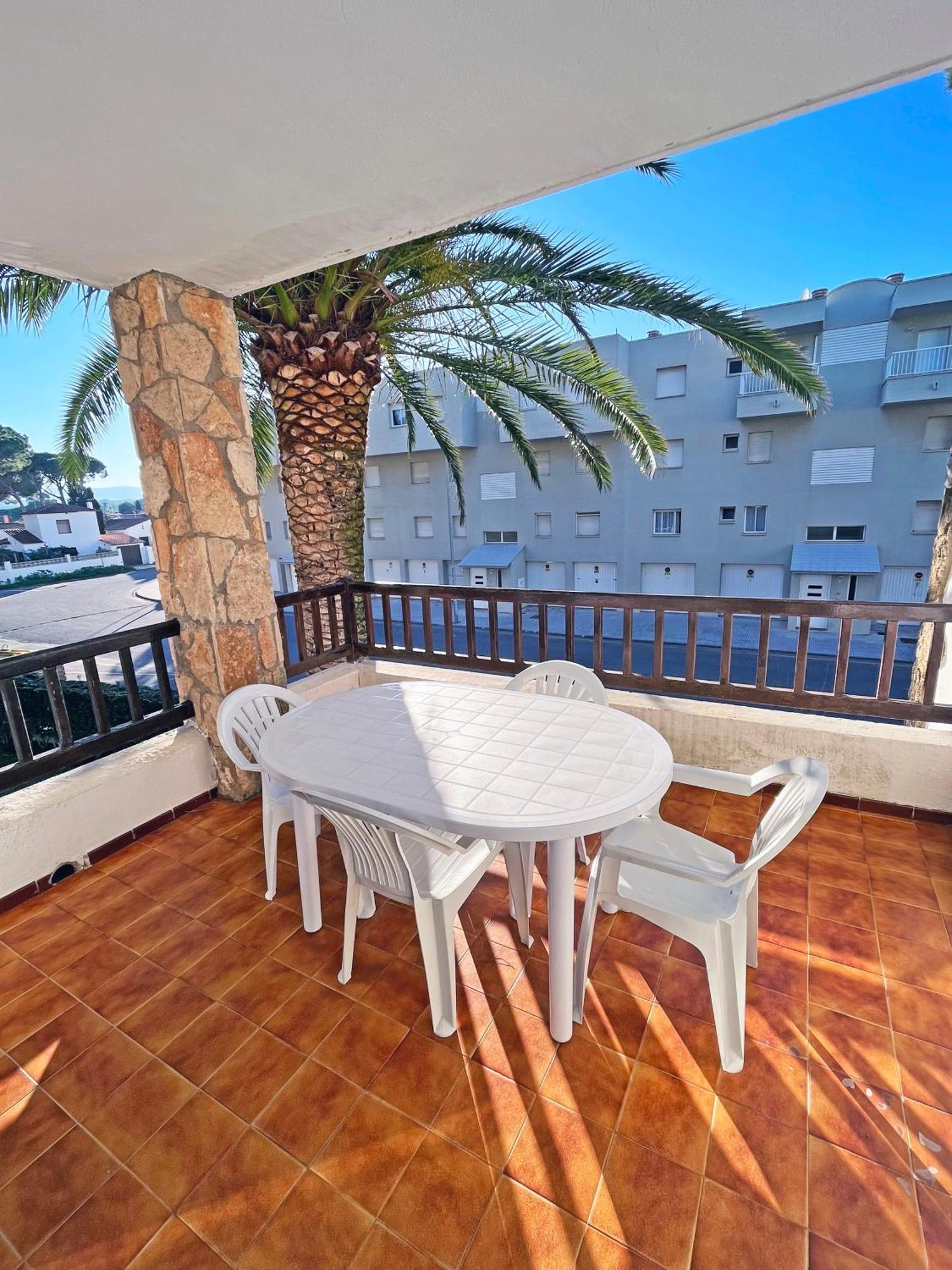 Apartamento En La Escala Con Piscina Y Parking *