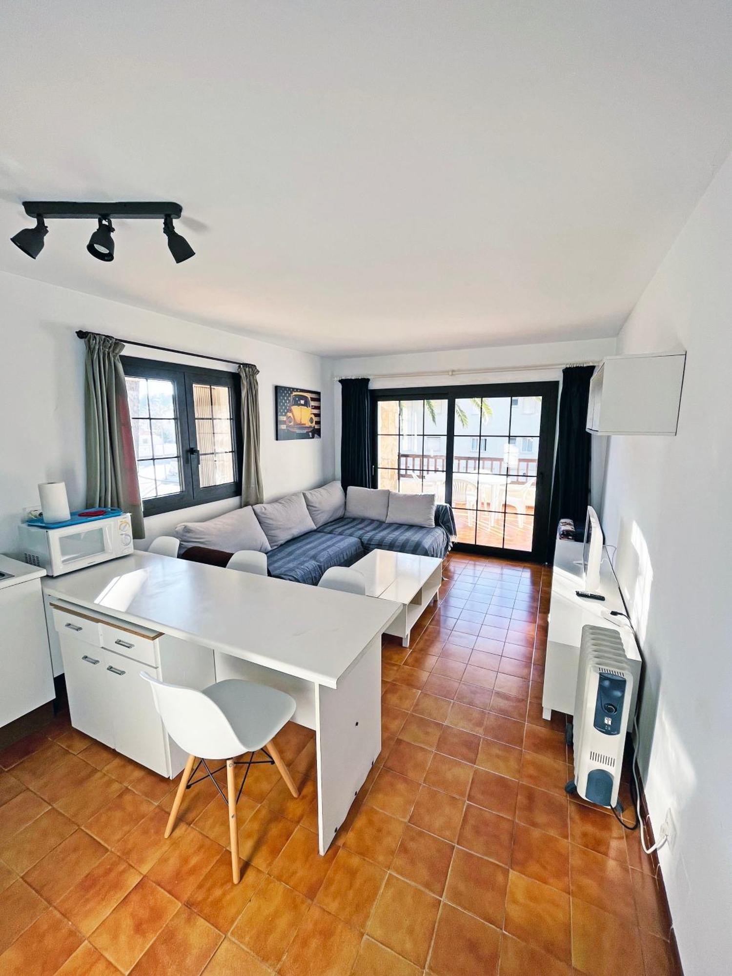 Apartamento En La Escala Con Piscina Y Parking *
