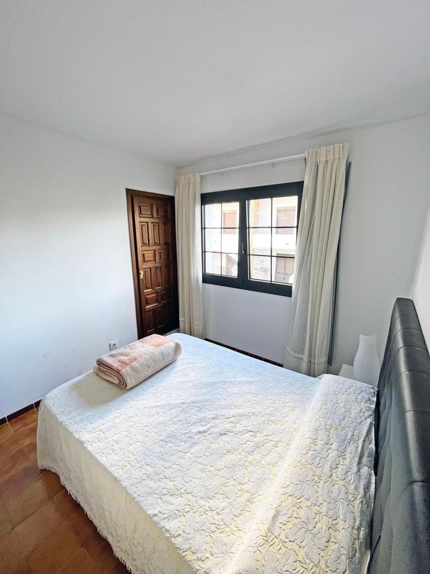 Apartamento En La Escala Con Piscina Y Parking L' Escala