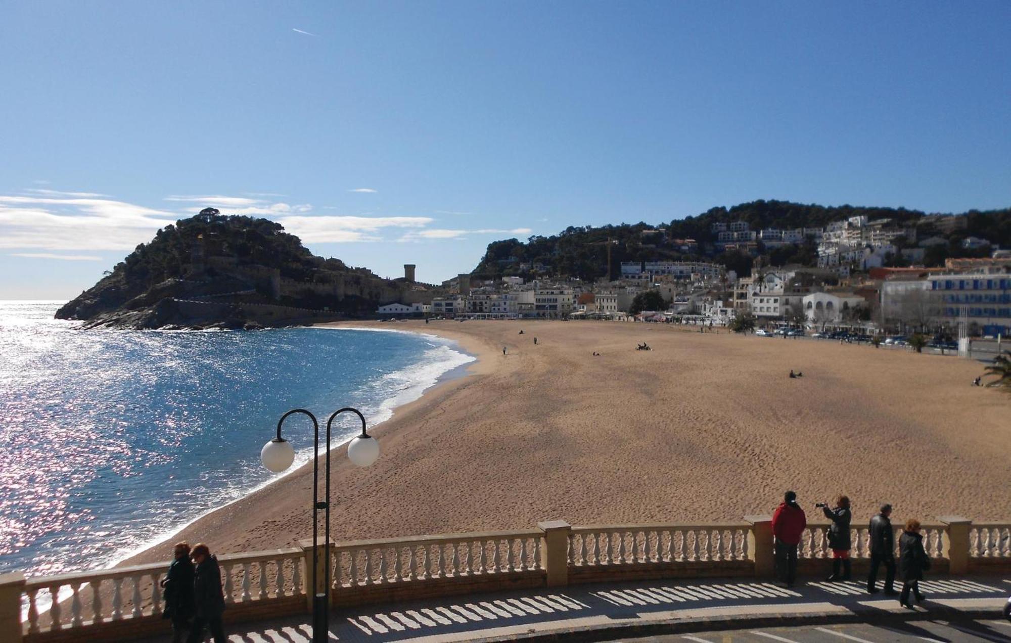 Apartment Stunning In With Wifi Tossa de Mar