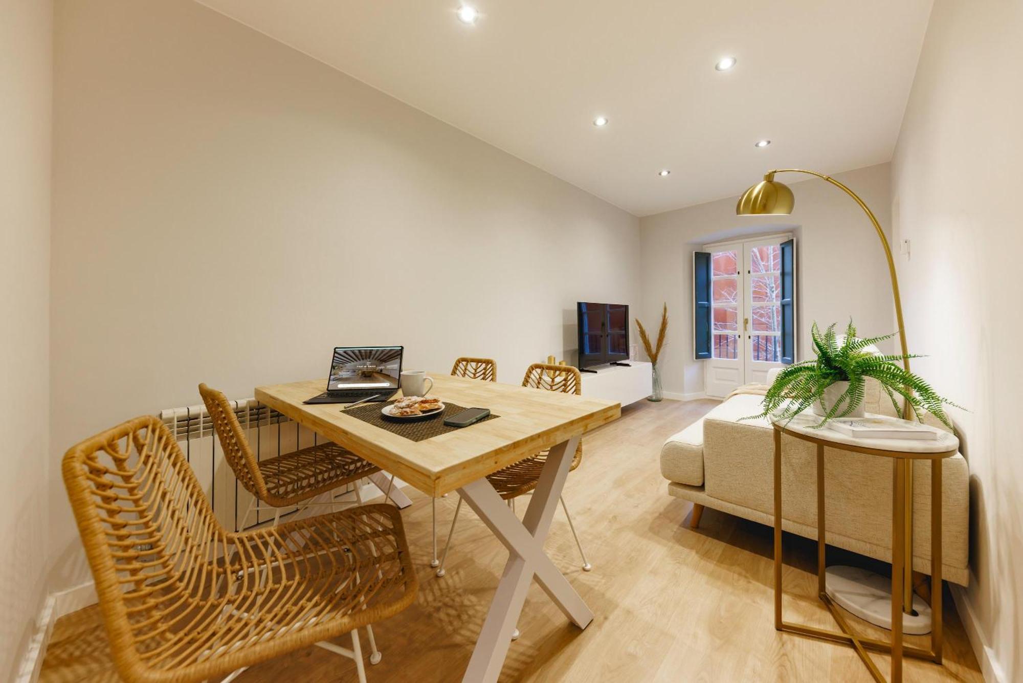 Bravissimo Mora 4 Apartment