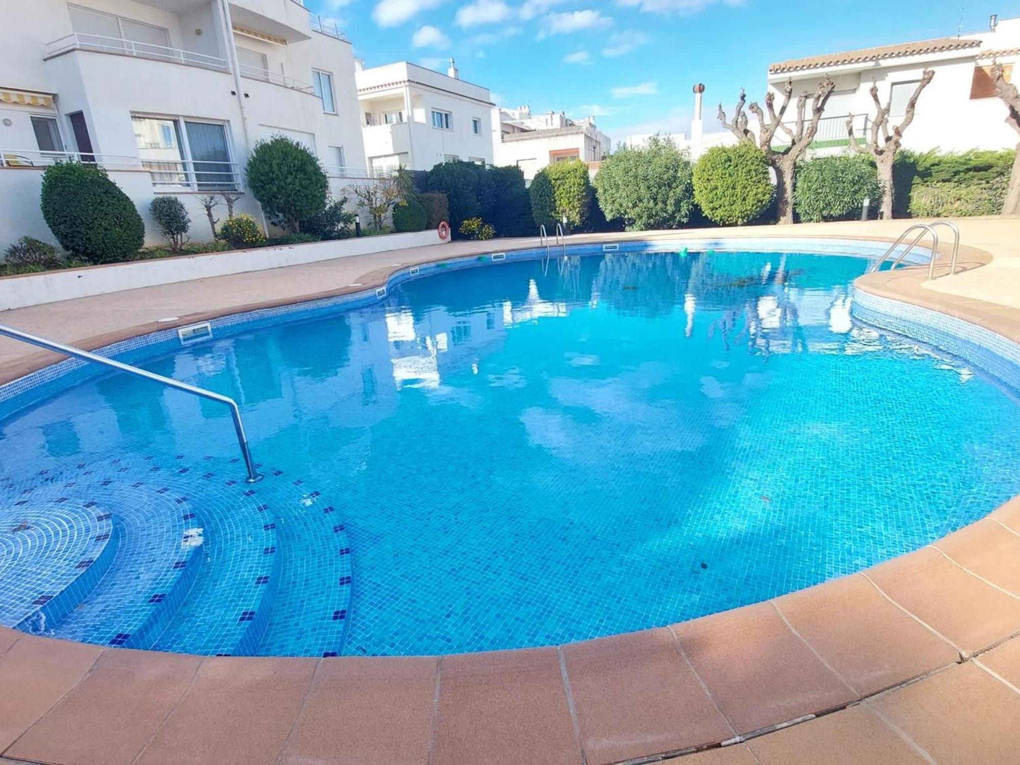 Apartamento Con Terraza Y Vistas Al Mar En - Es-170-93 Llançà