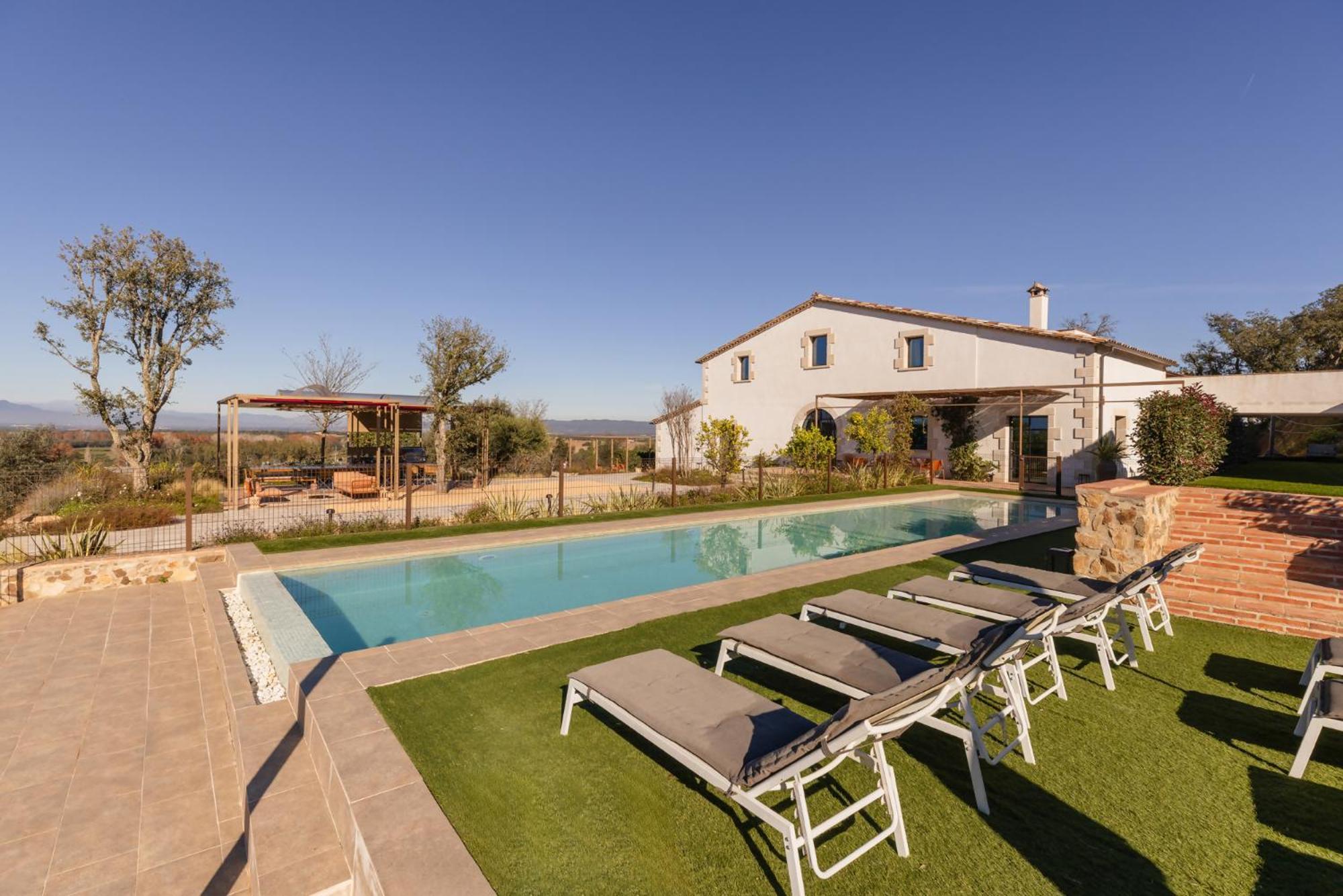 Bufi, Espectacular Casa Con Piscina Interior * Llagostera