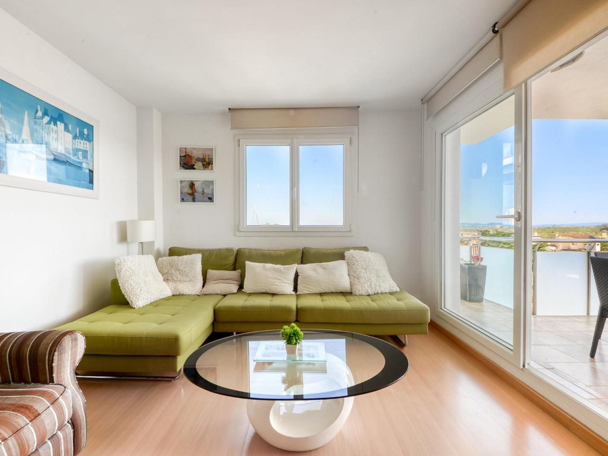 Apartment With Scenic View *