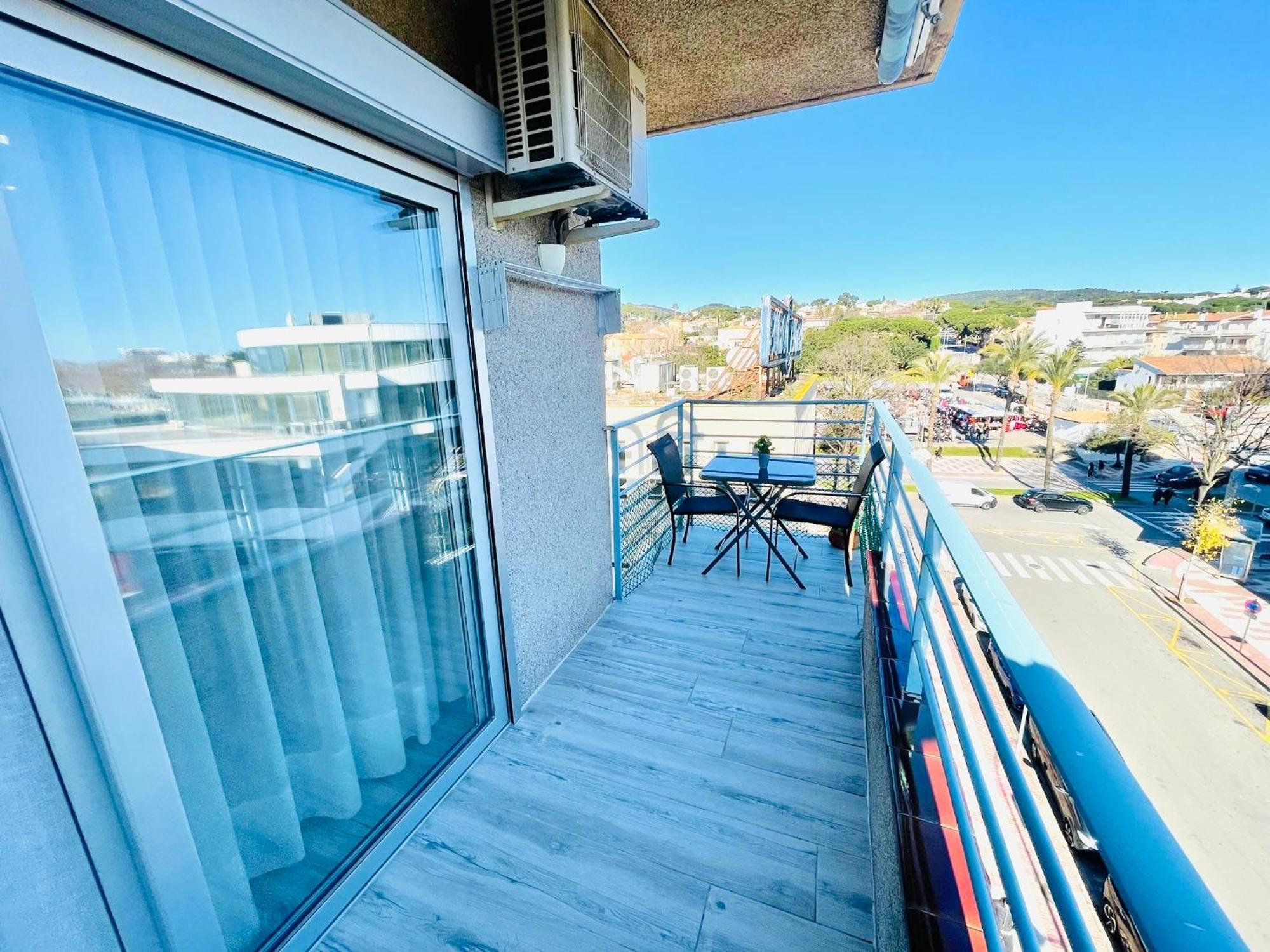 Salvis Balcon Y Piscina Apartment