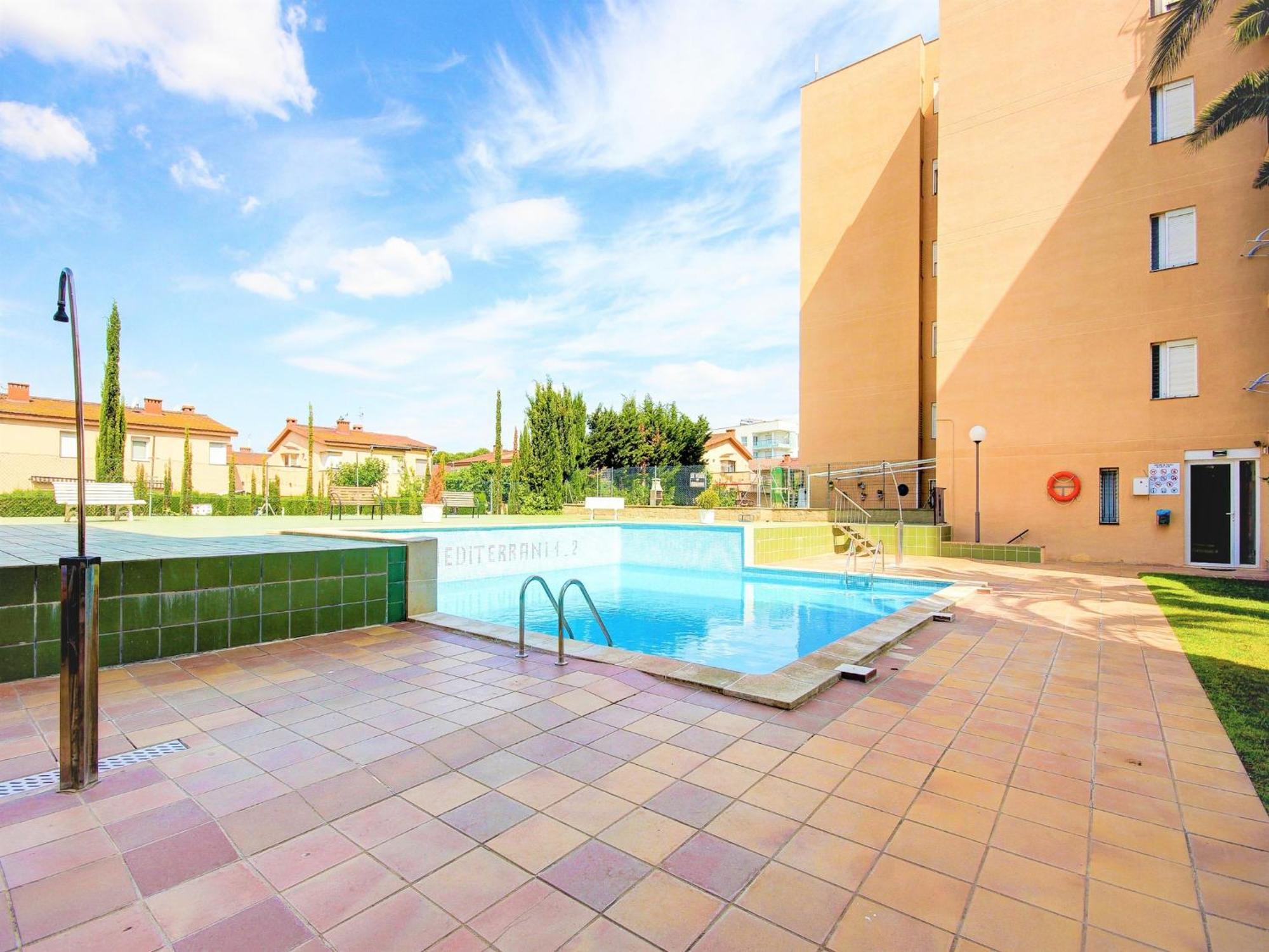 In With Swimming Pool