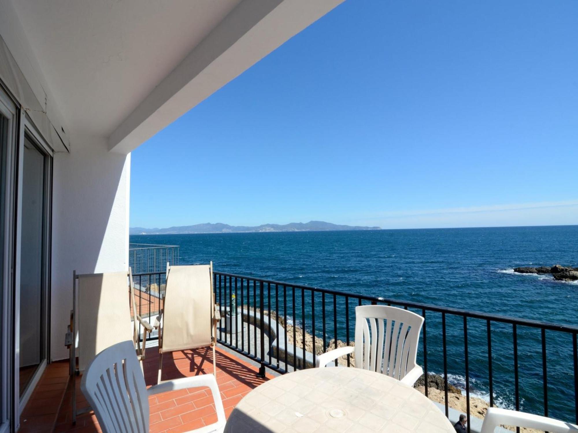 The In Has 1 Bedrooms * L' Escala