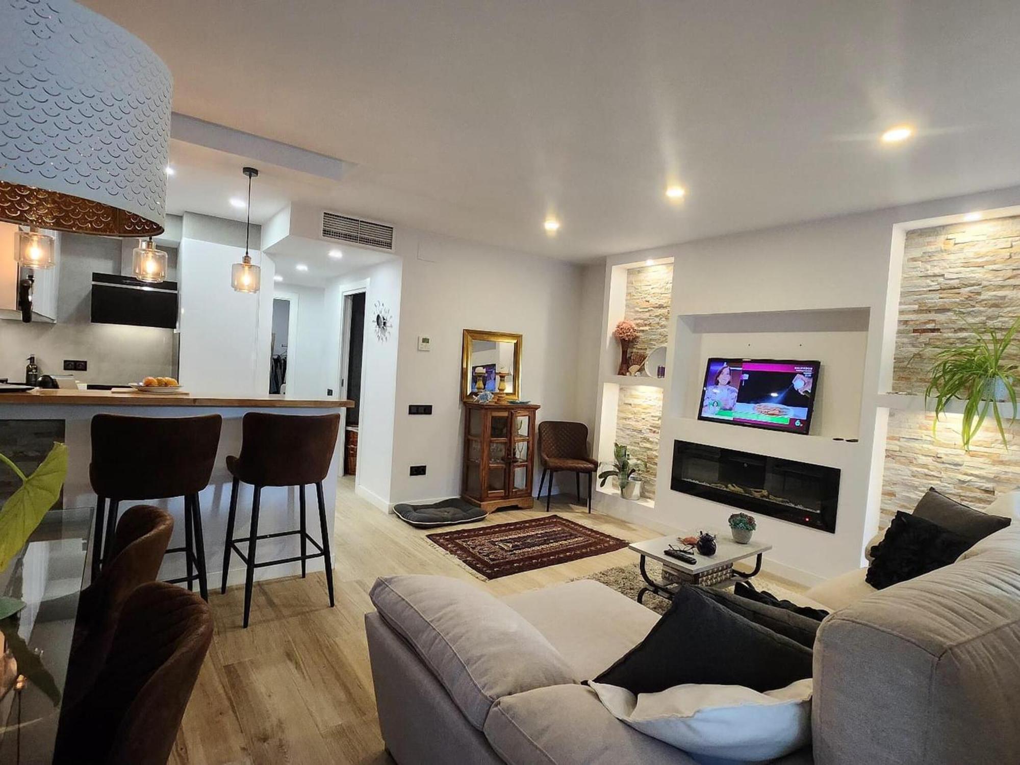 Cosette Filipo / Fabuloso Apartartamento Moderno, Con Wifi A Tan Solo 100m De La Playa En - Es-209-89 *