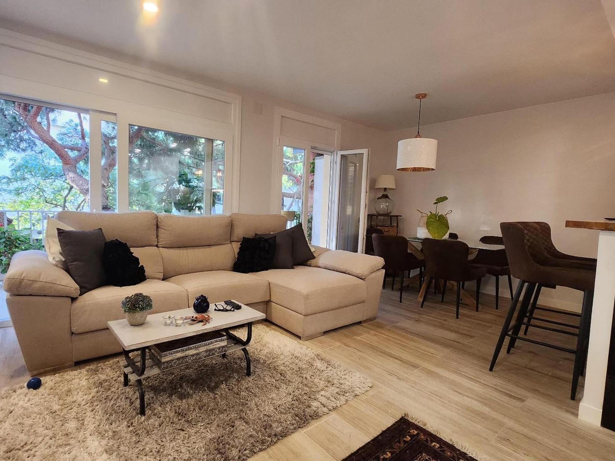 Cosette Filipo / Fabuloso Apartartamento Moderno, Con Wifi A Tan Solo 100m De La Playa En - Es-209-89