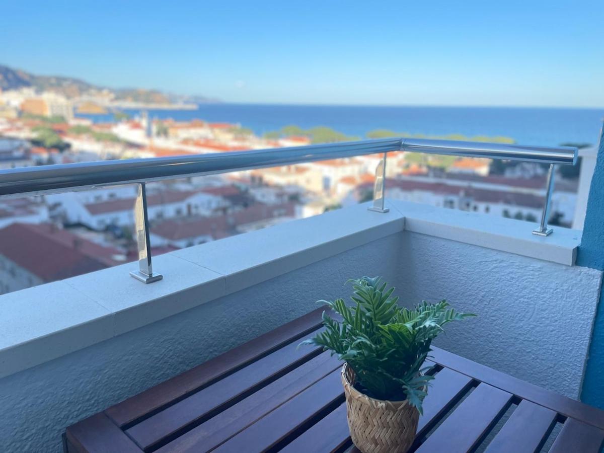 Apartment With A Lot Of Blanes
