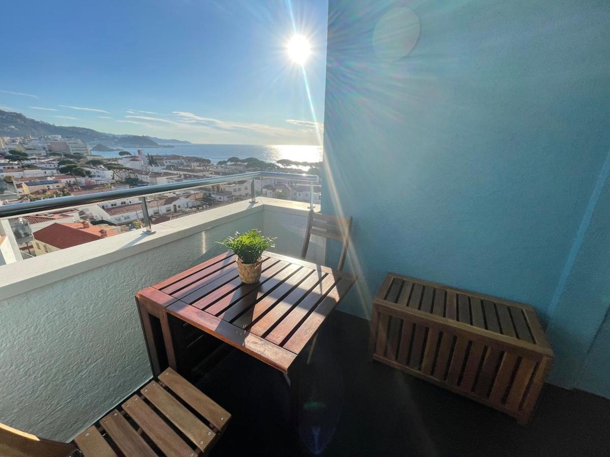 Apartment With A Lot Of Blanes